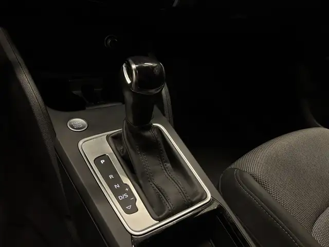 Audi Q2 view 11