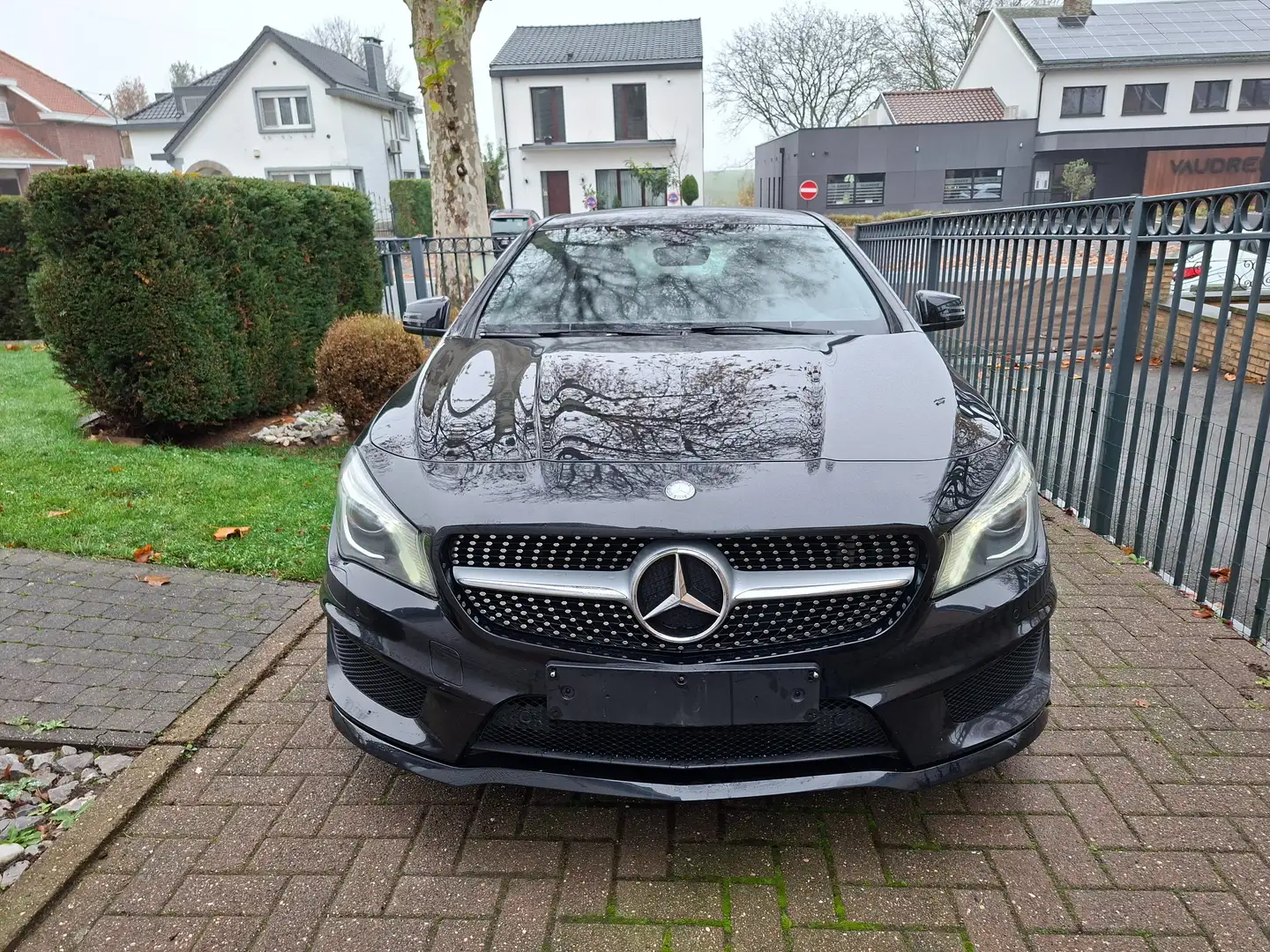 Mercedes-Benz CLA 220 CLA 220 CDI AMG/Automatique 7V/T.O. Pano/F.Options Noir - 2