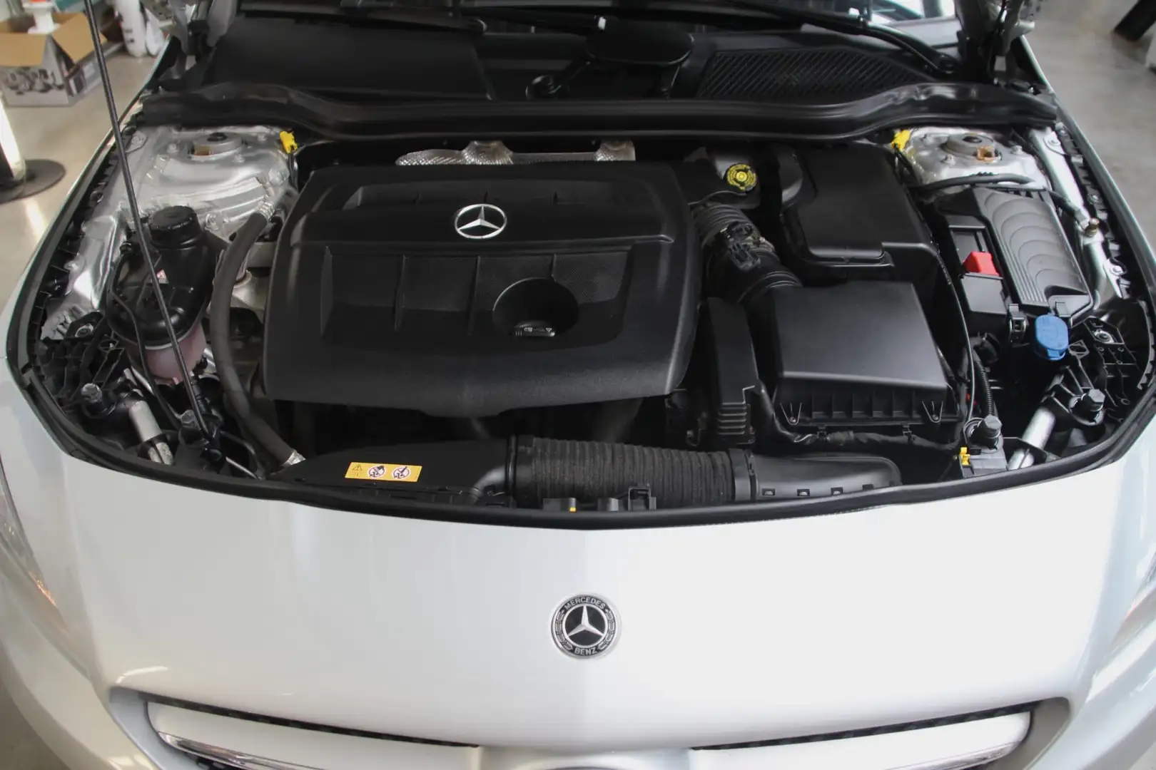 Mercedes-Benz CLA 180 Business Grijs - 2
