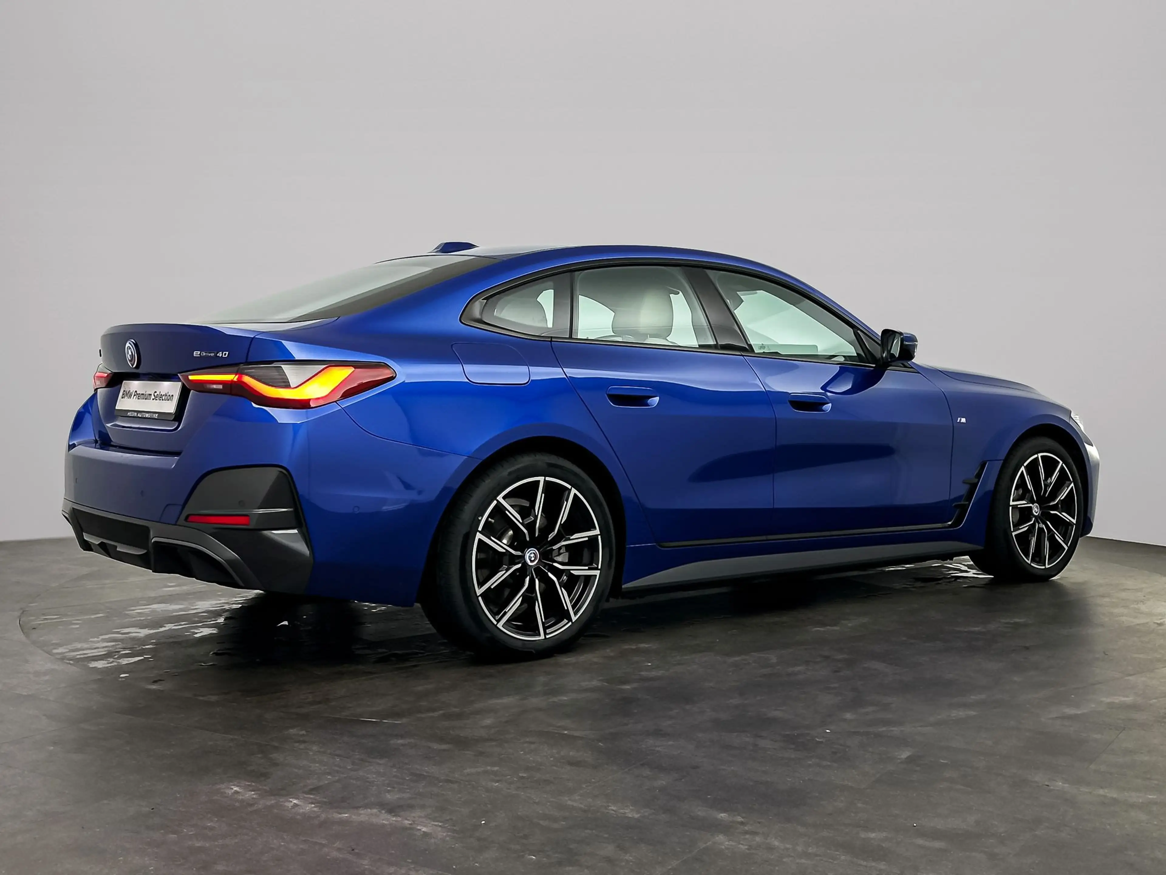 BMW i4 eDrive40 High Executive 84 kWh M-Sport | Camera | — photo 2