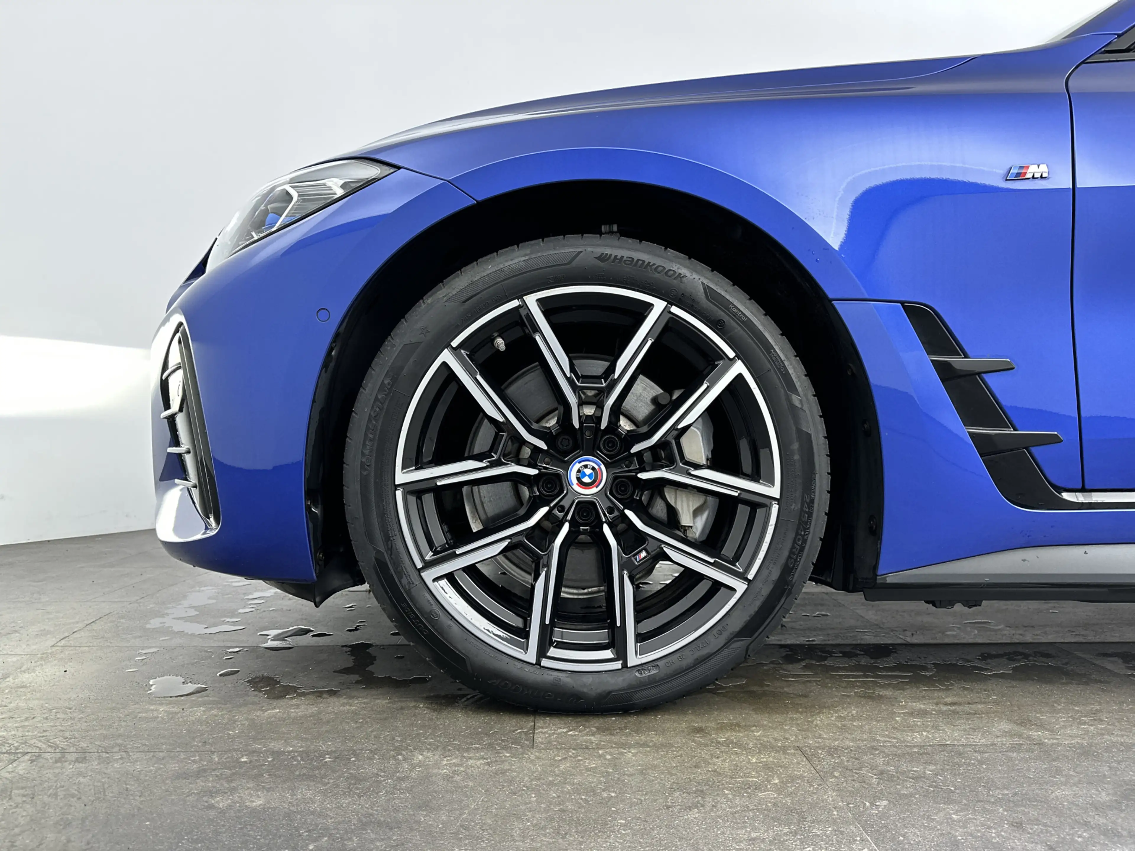 BMW i4 eDrive40 High Executive 84 kWh M-Sport | Camera | — photo 15