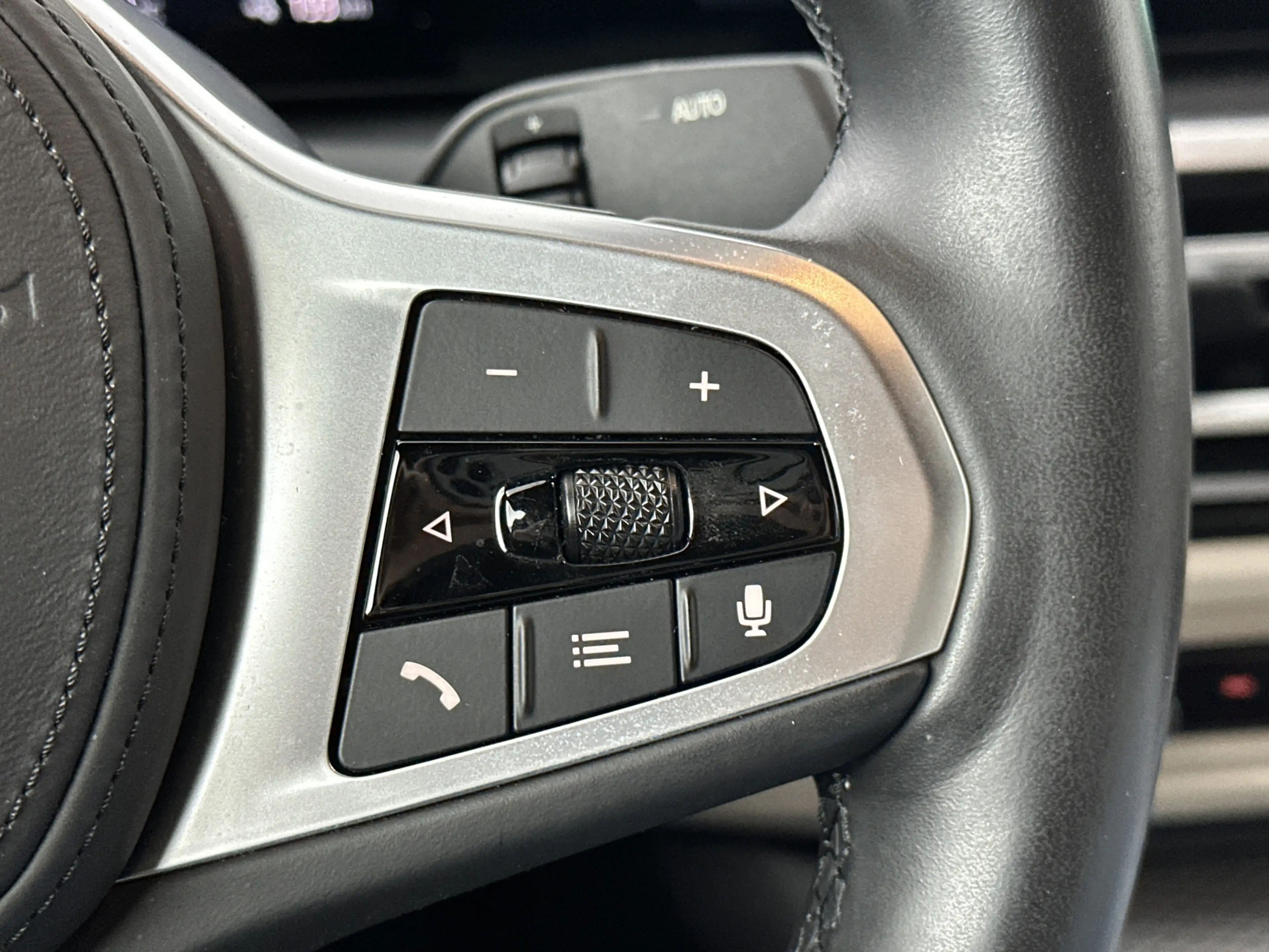 BMW i4 eDrive40 High Executive 84 kWh M-Sport | Camera | — photo 14