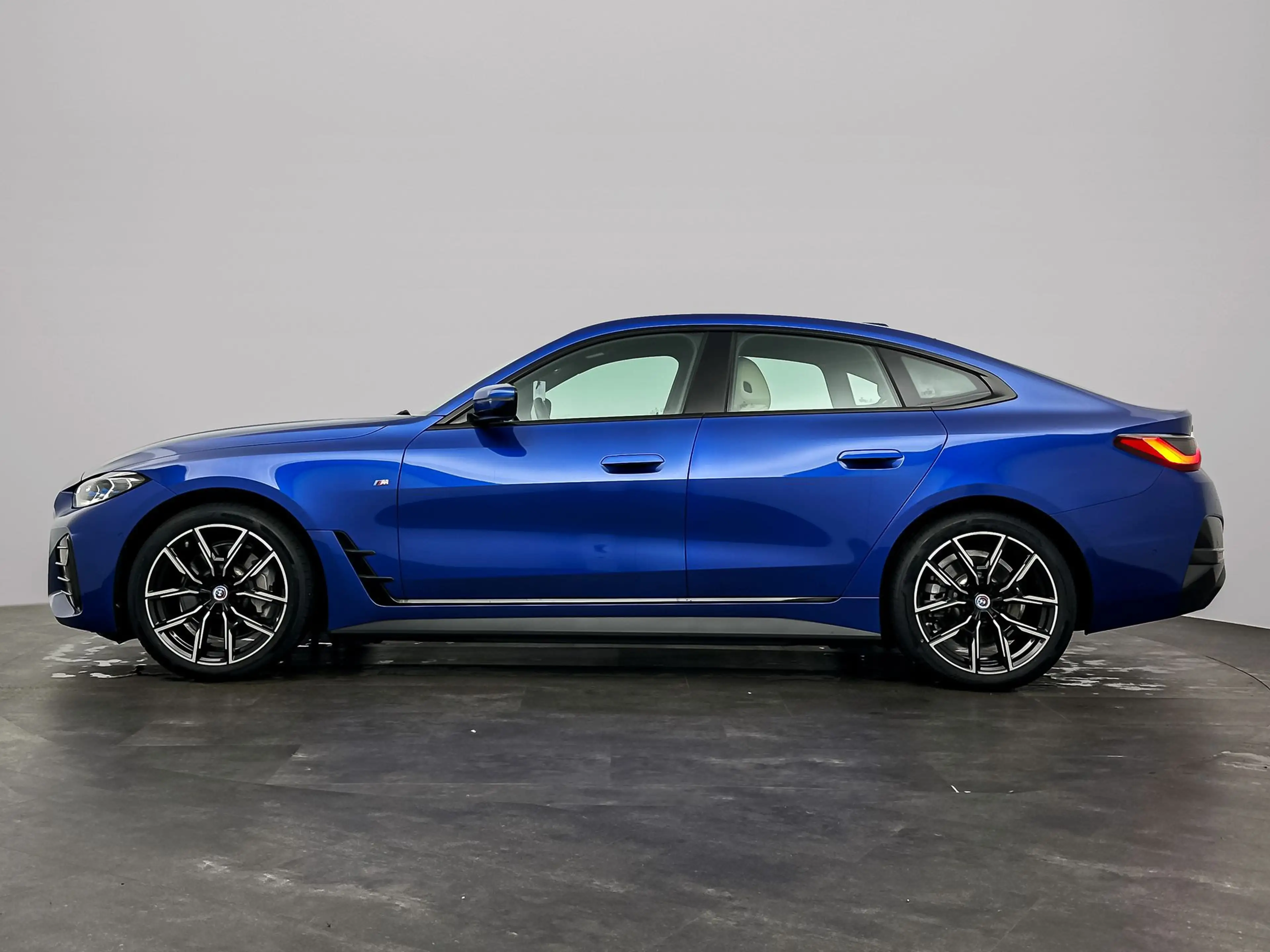BMW i4 eDrive40 High Executive 84 kWh M-Sport | Camera | — photo 8