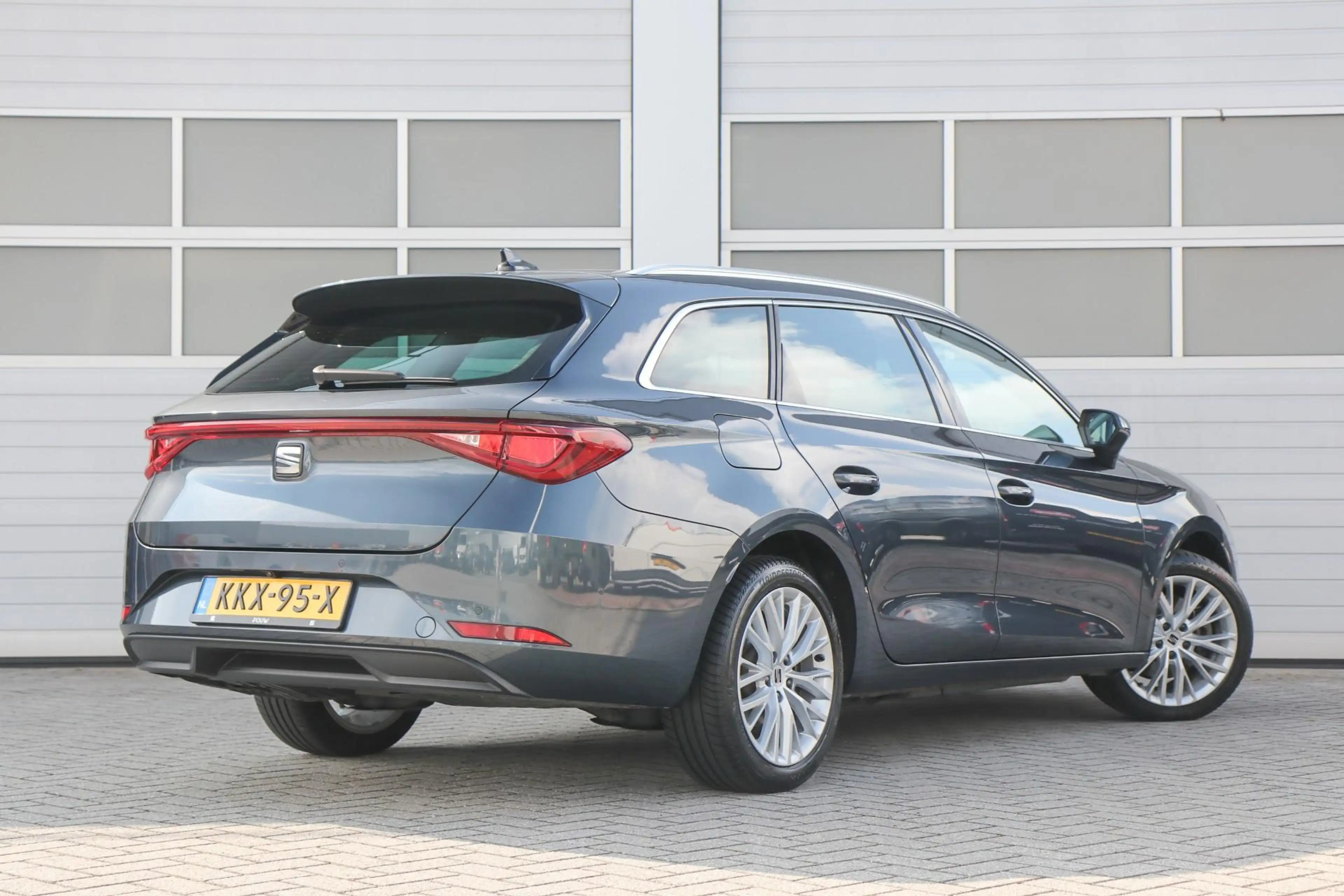 SEAT Leon e-Hybrid Sportstourer 1.4 TSI eHybrid 204pk PHEV Ecellence — photo 2