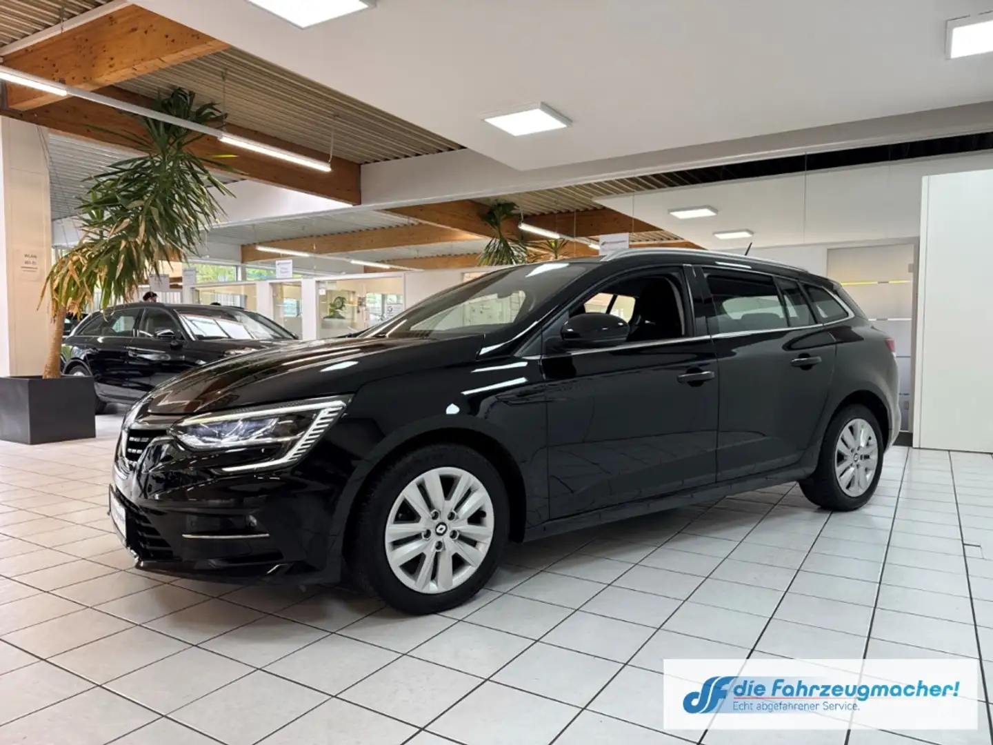 Renault Megane IV Grandtour Business Edition 1.3 TCe 140 EU6d Nav Schwarz - 2