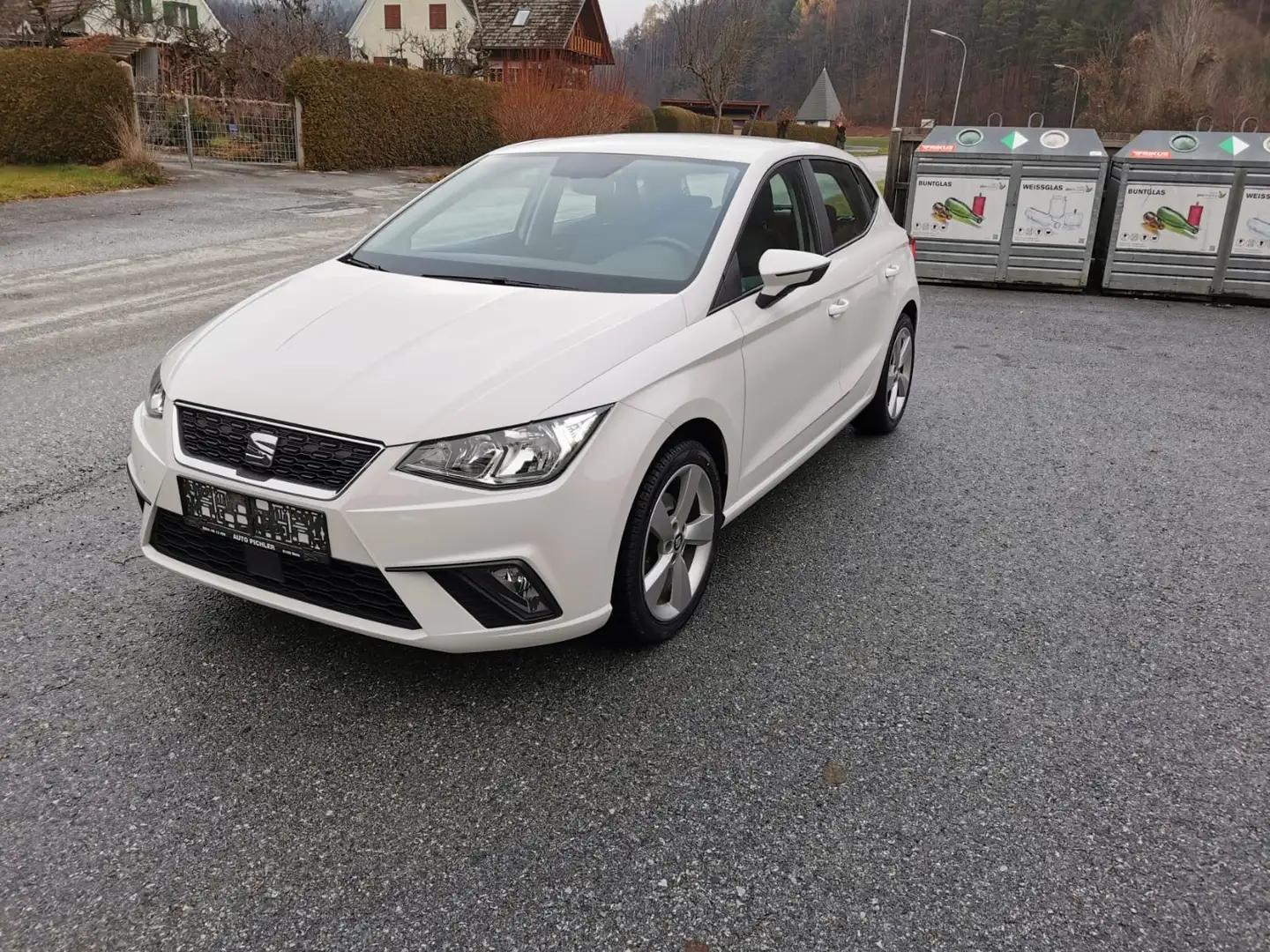 SEAT Ibiza Weiß - 1