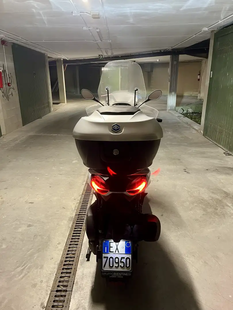 Piaggio Beverly 300 hpe s - 2