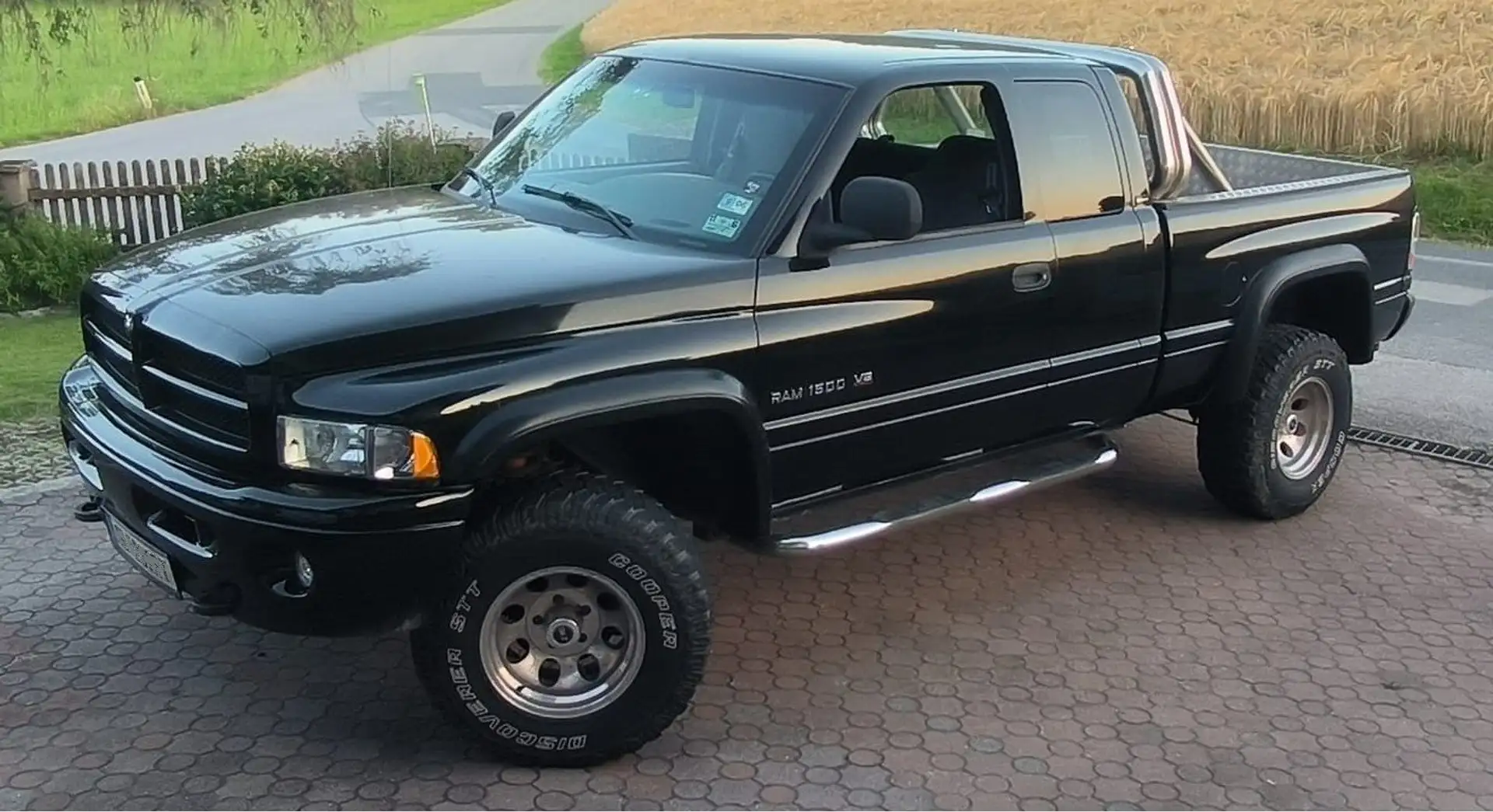Dodge RAM Gen2 Sport 5.9 Magnum Czarny - 1
