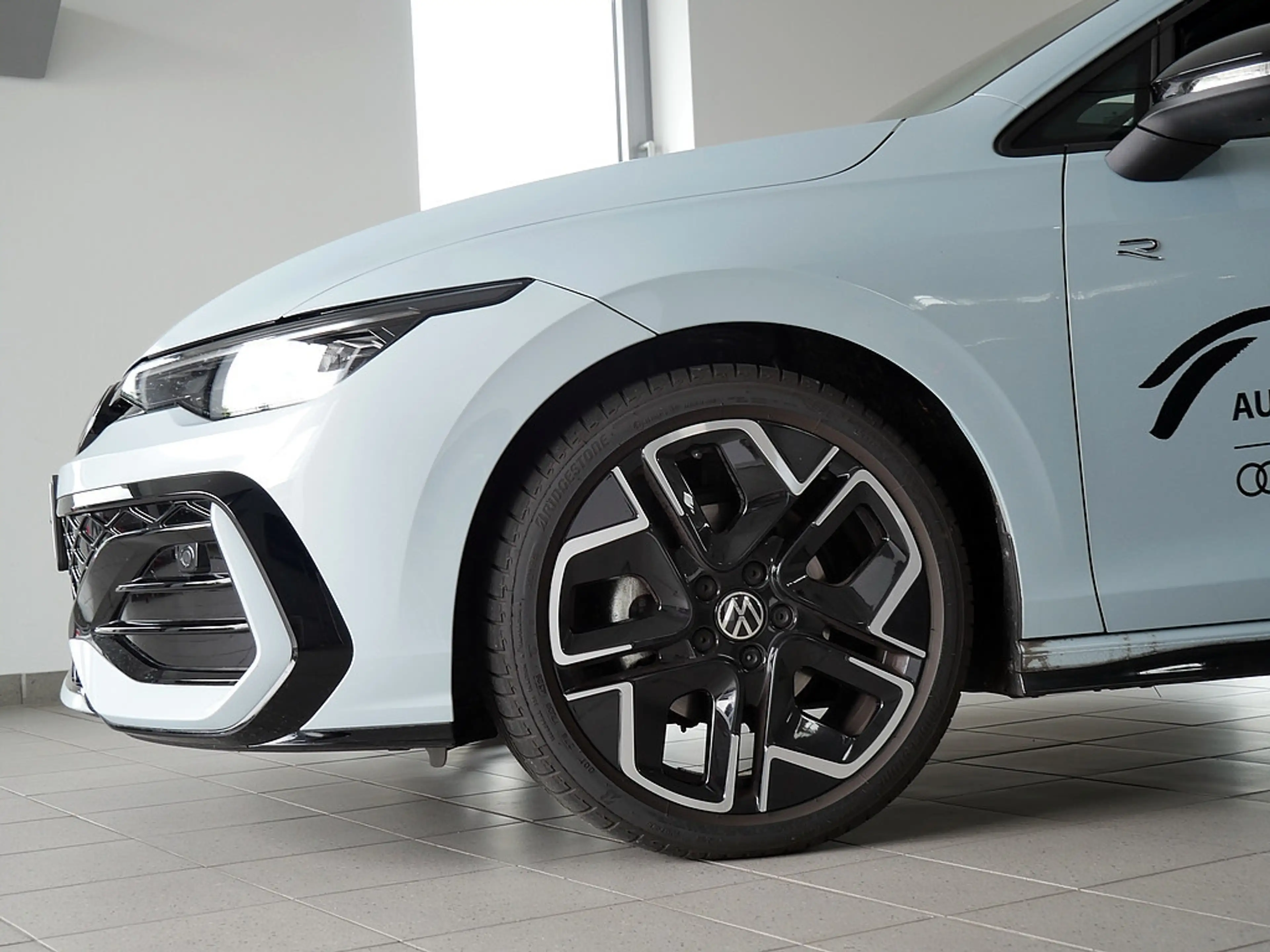 Volkswagen Golf R -Line 2.0 TDI DSG AHK STANDHEIZ NAV MATRIX HEAD 4 — photo 8