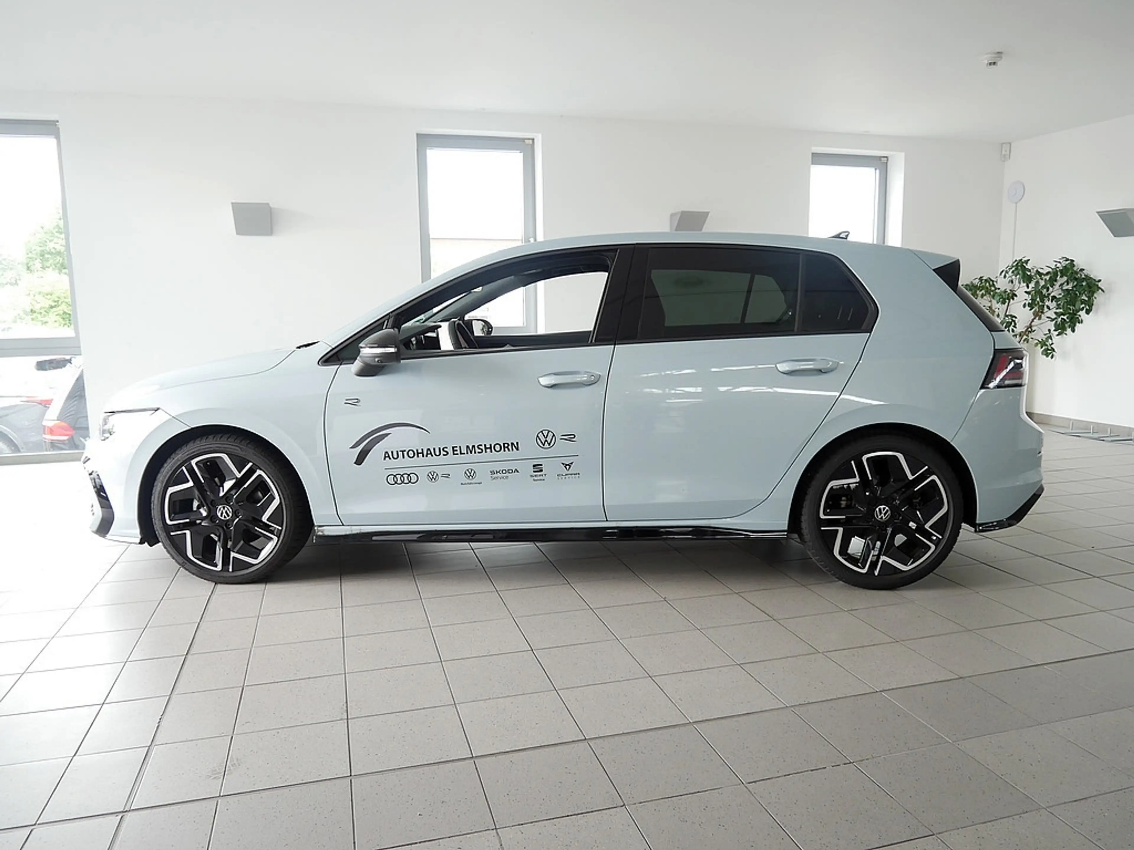 Volkswagen Golf R -Line 2.0 TDI DSG AHK STANDHEIZ NAV MATRIX HEAD 4 — photo 4