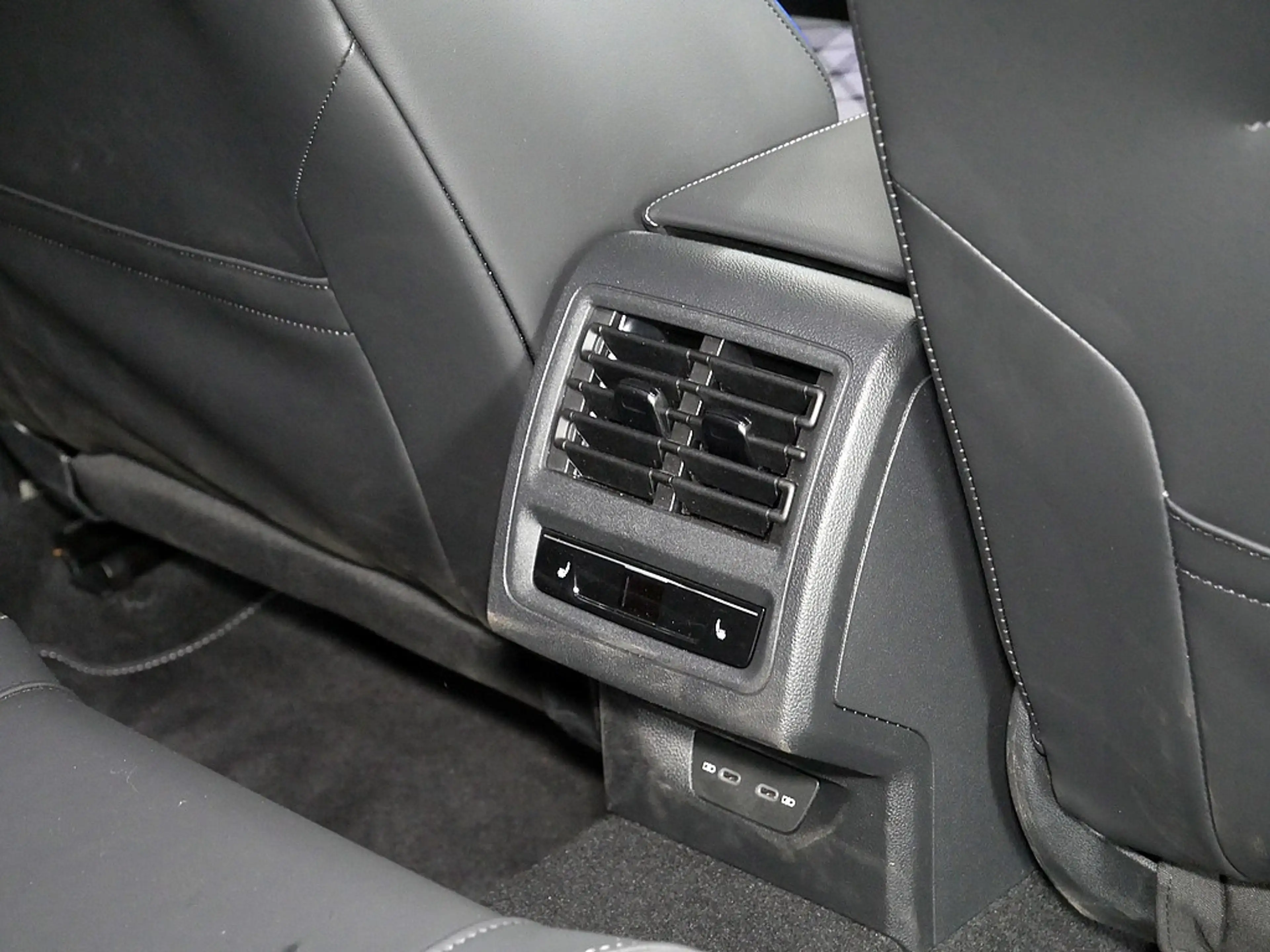 Volkswagen Golf R -Line 2.0 TDI DSG AHK STANDHEIZ NAV MATRIX HEAD 4 — photo 12