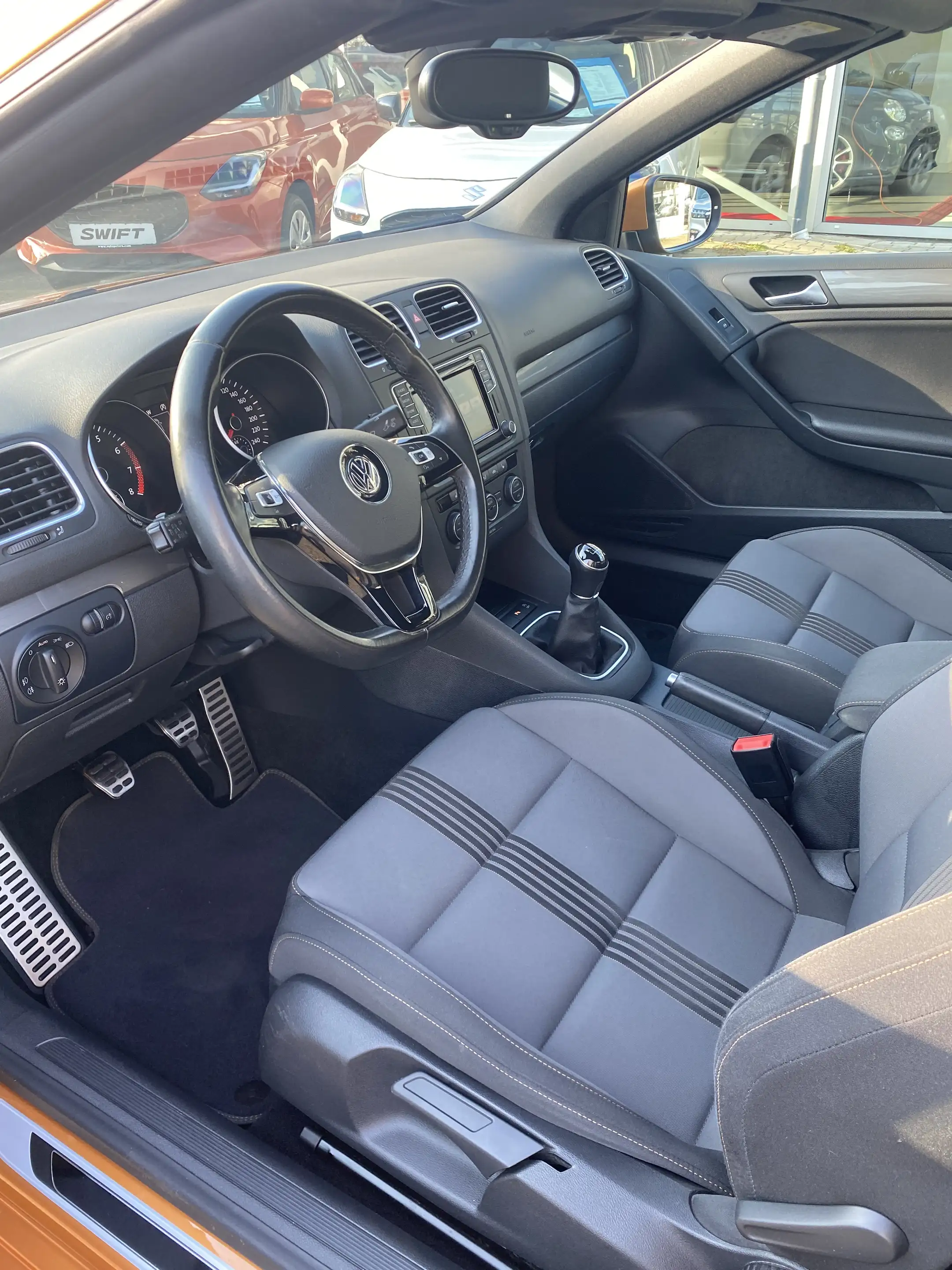 Volkswagen Golf Cabriolet Golf VI Cabrio 1.4 TSI Allstar — photo 7