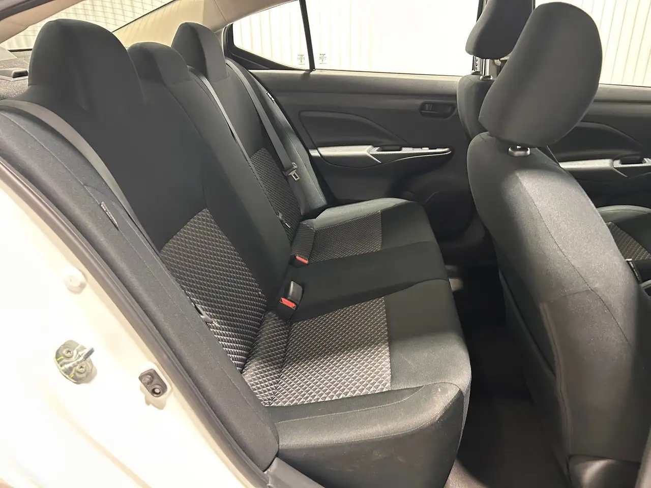 Nissan Versa снимка Nissan Versa