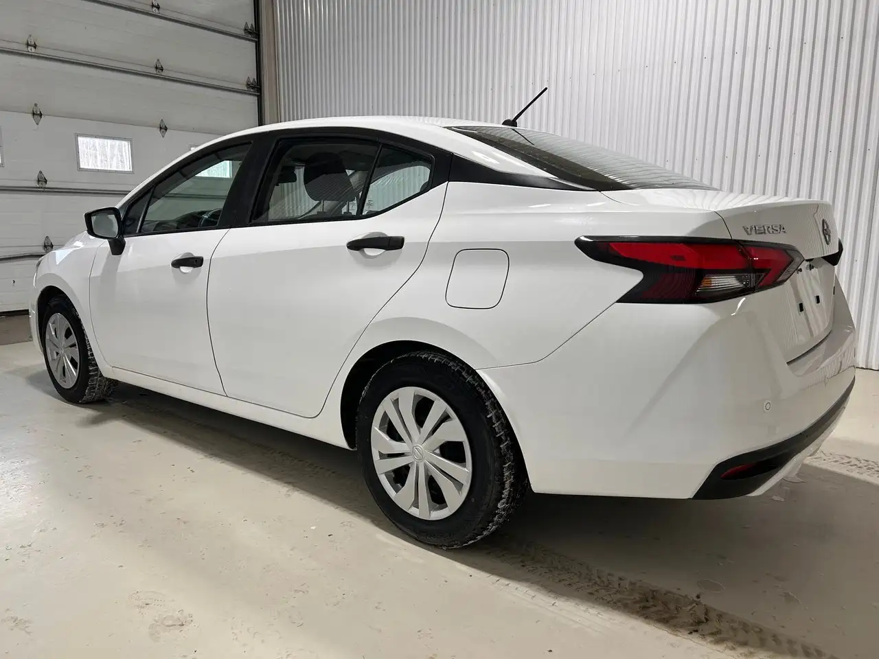 Nissan Versa снимка Nissan Versa