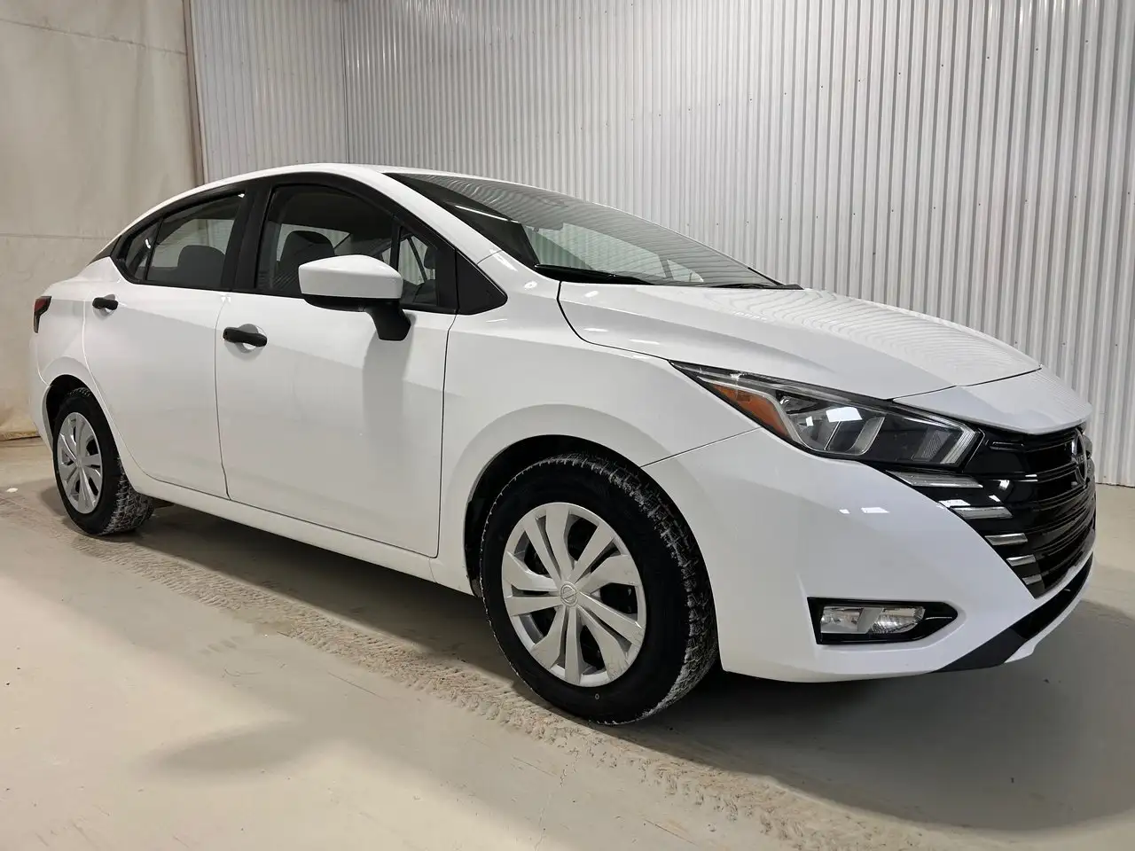 Nissan Versa снимка Nissan Versa