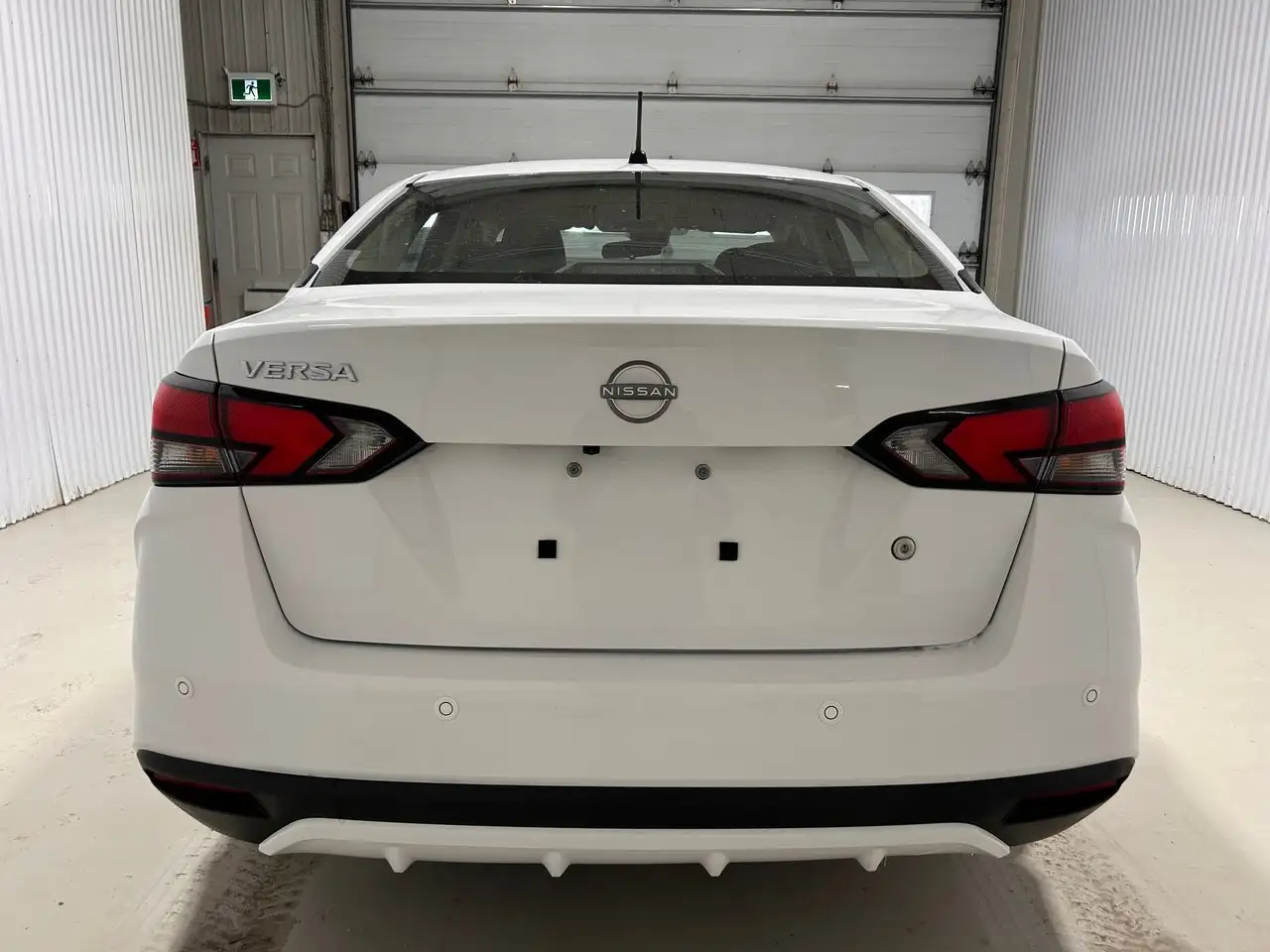 Nissan Versa снимка Nissan Versa