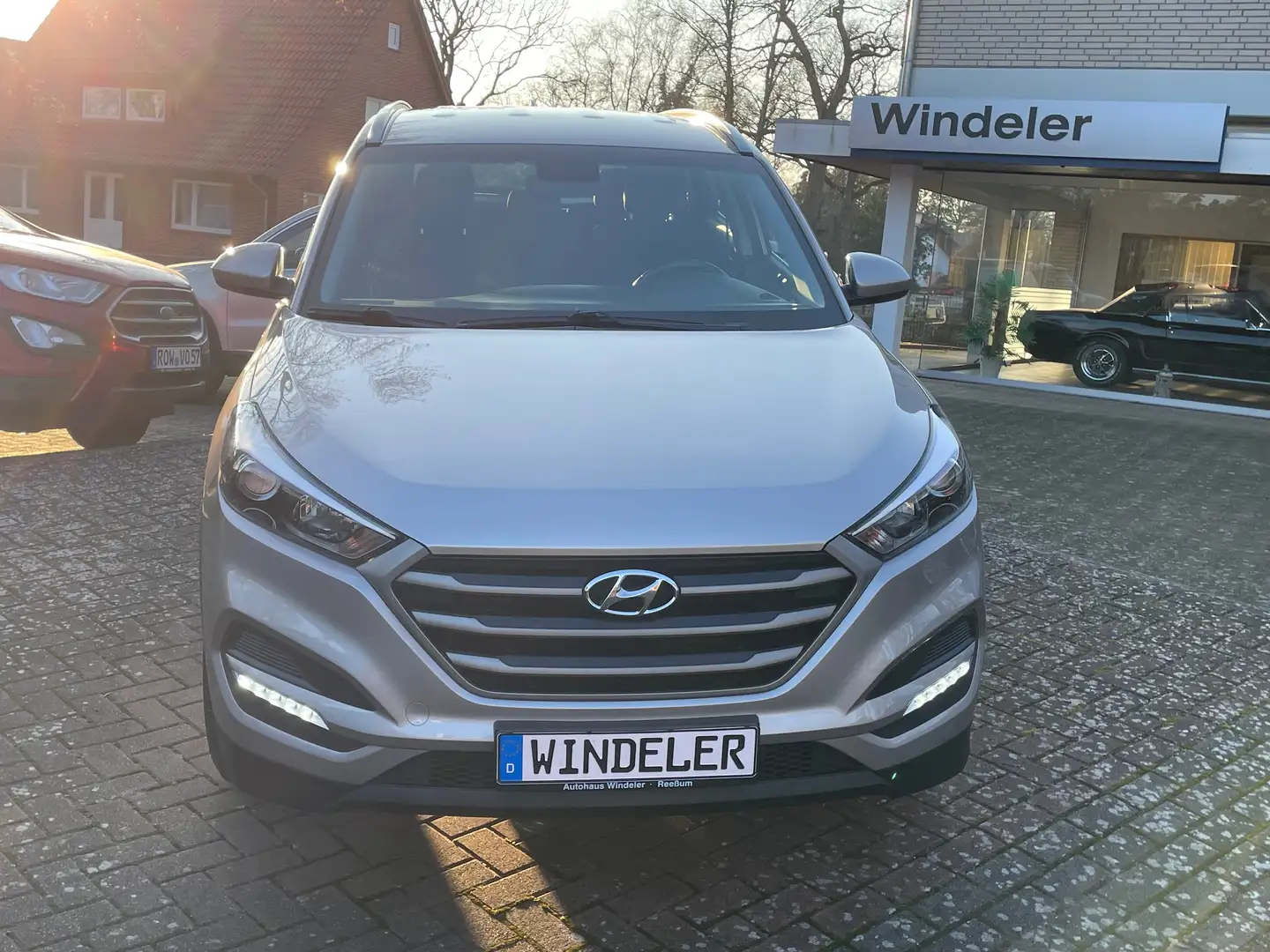 Hyundai TUCSON blue Classic 2WD AHK Sitzheizung Navi Beige - 2