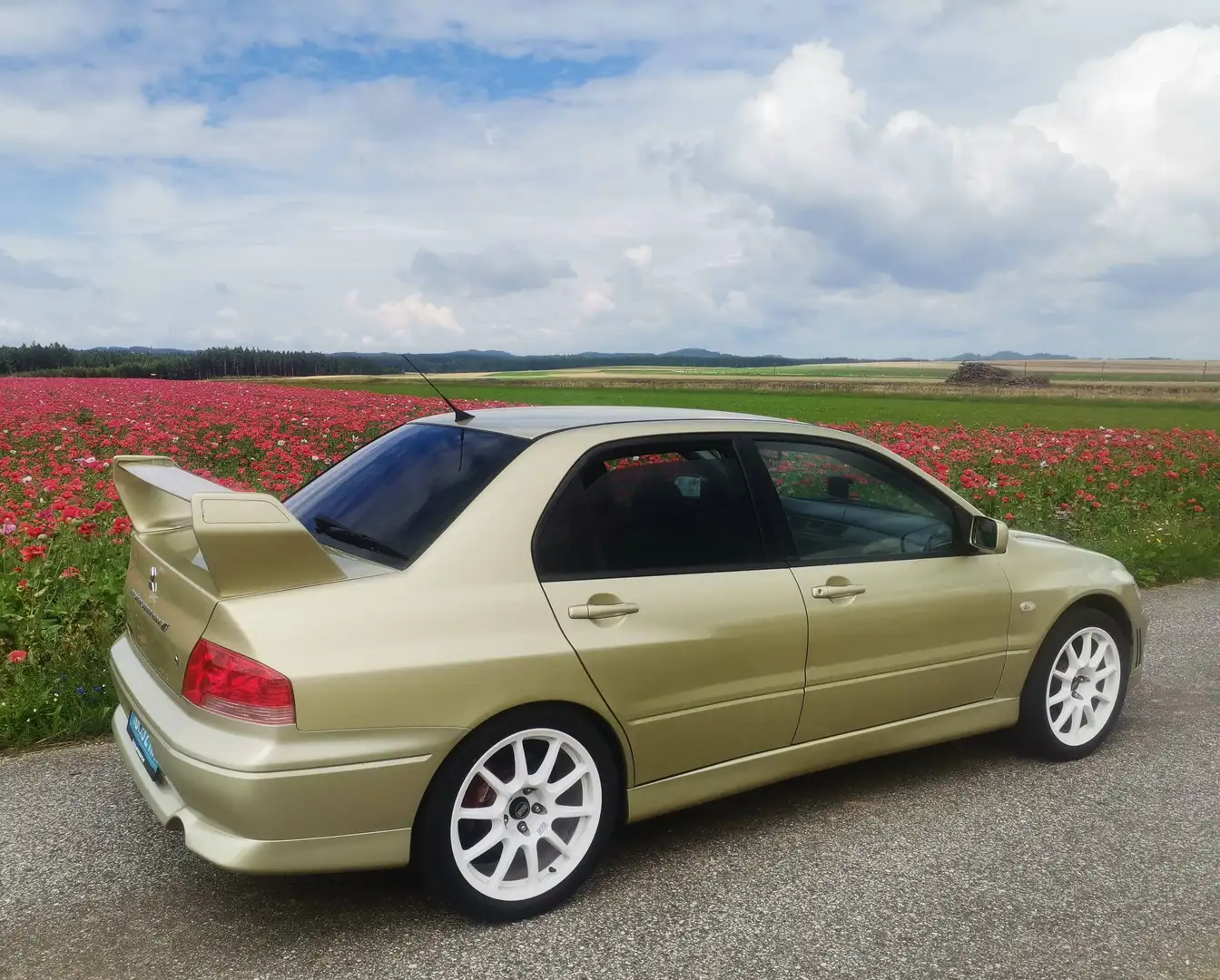 Mitsubishi Lancer Evo Evolution VII - Lightgold Gold - 2