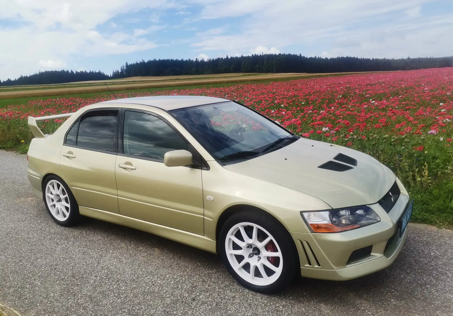Mitsubishi Lancer Evo Evolution VII - Lightgold Gold - 1