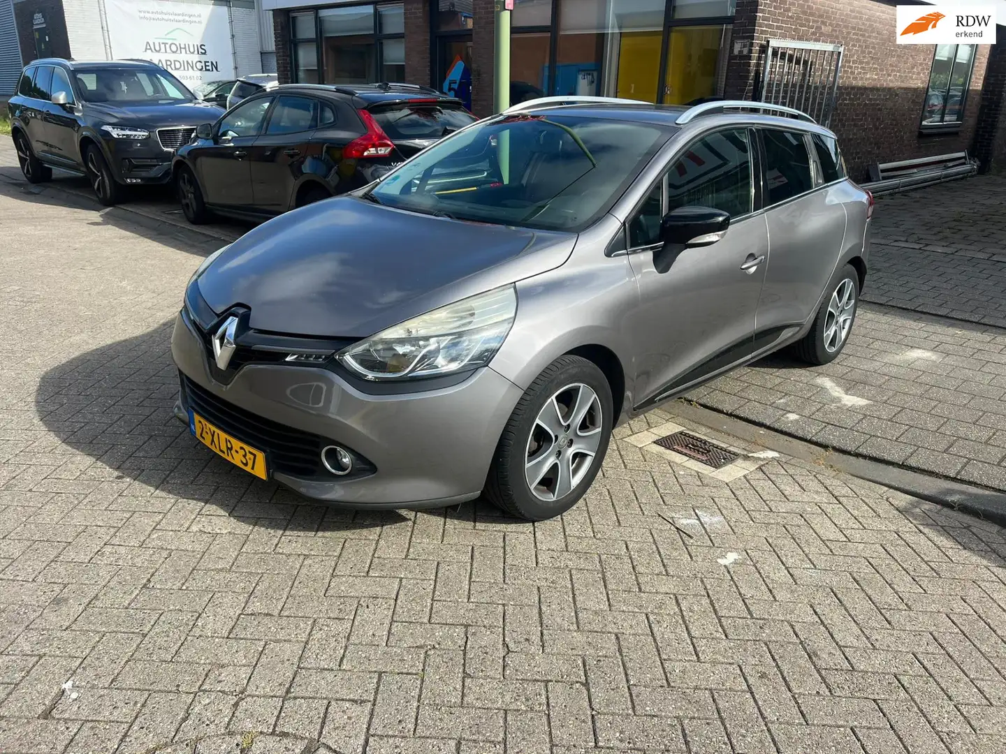 Renault Clio Estate 0.9 TCe Night&Day Grijs - 1