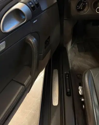 Porsche 911 view 13