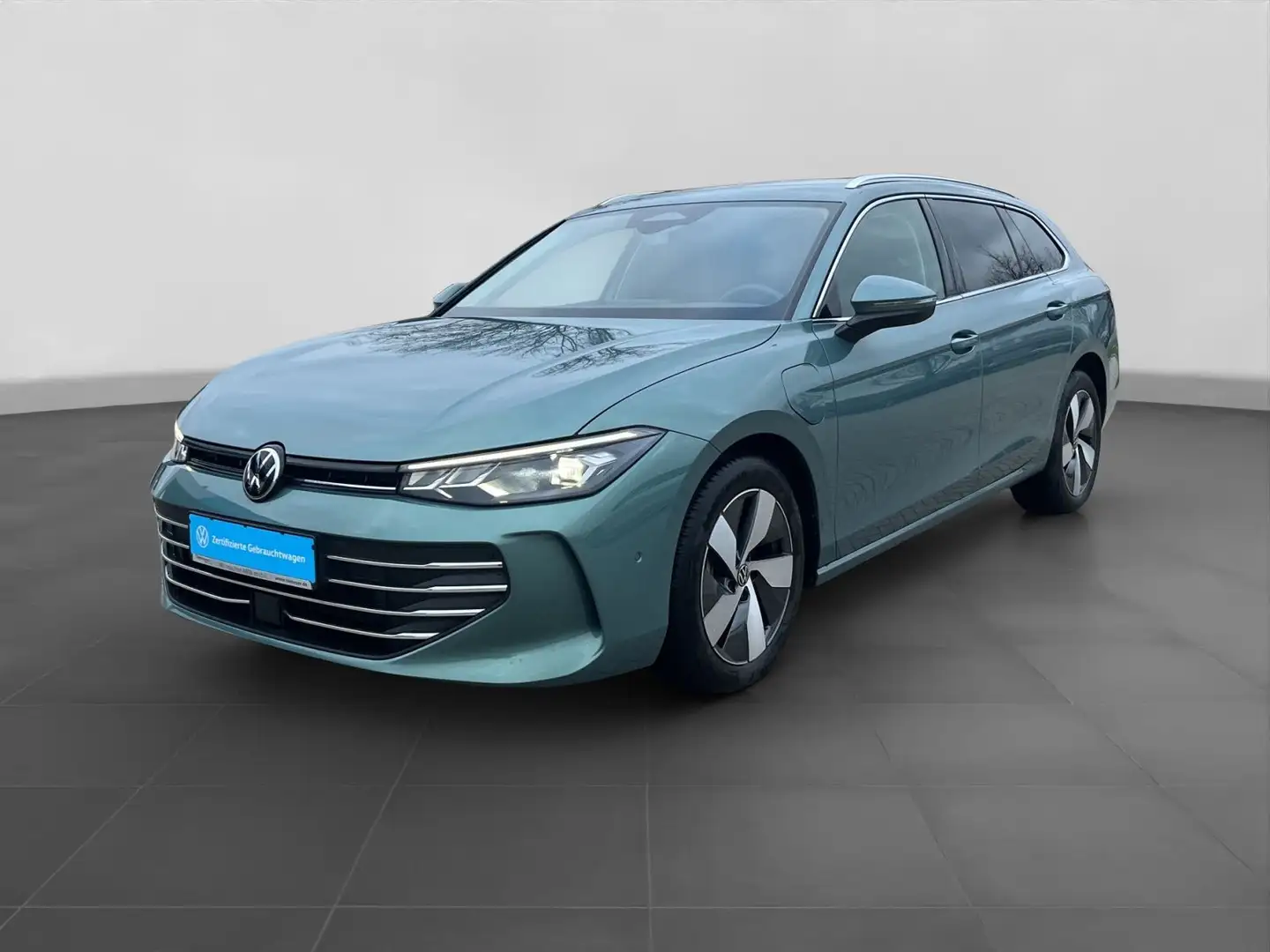Volkswagen Passat Variant eHybrid BUSINESS LEDER KLIMASITZE Grün - 2