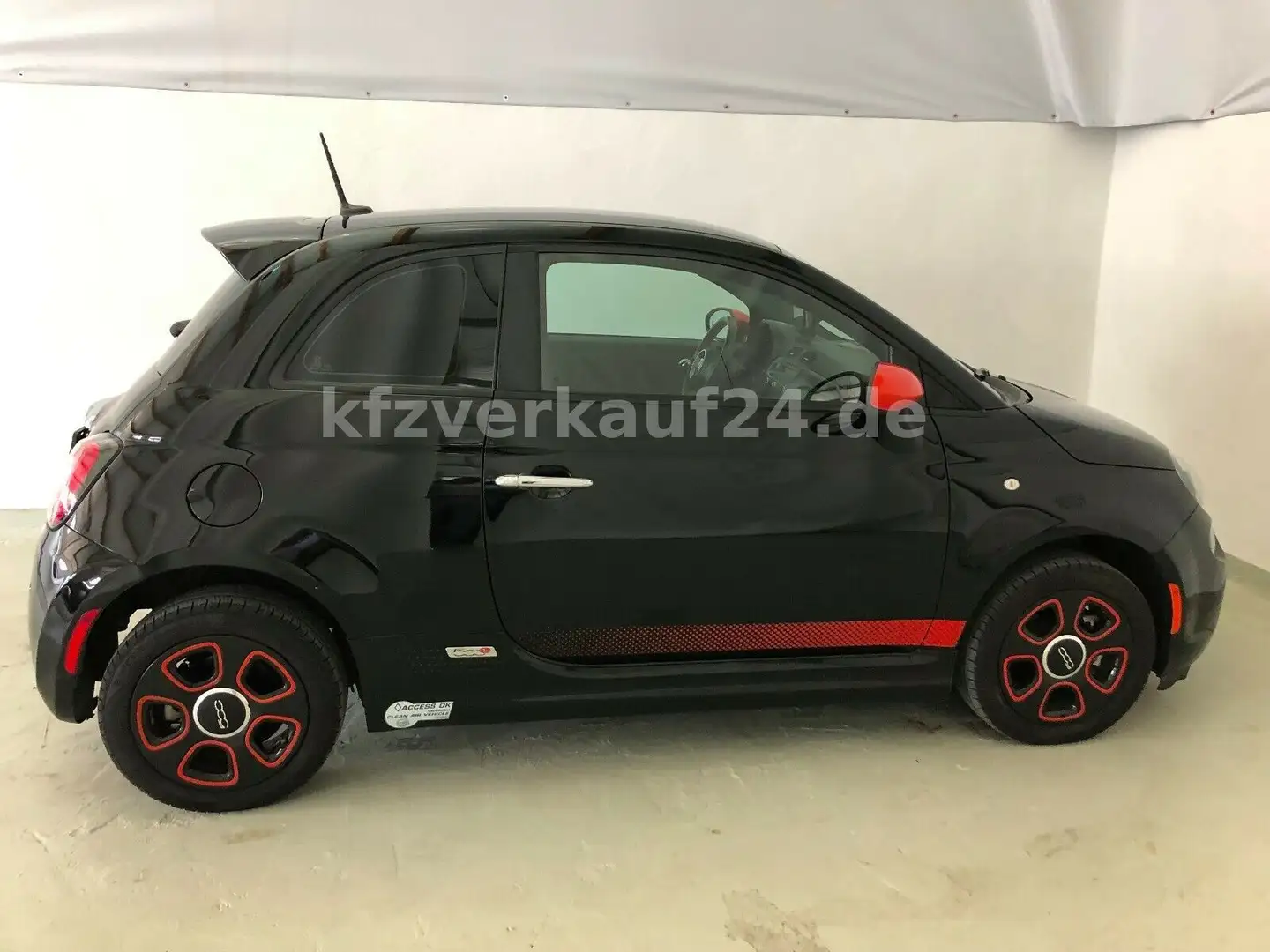 Fiat 500 Elektro Sport MFL GRA APS SHZ 220V laden! Schwarz - 2
