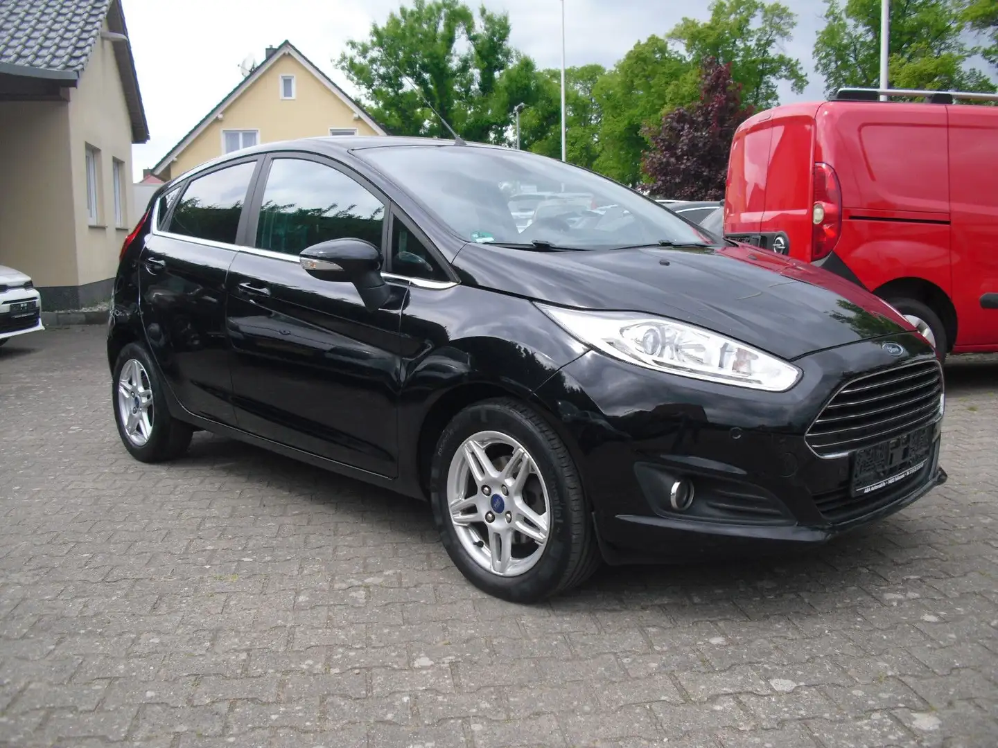 Ford Fiesta 1,6 TDCi 70kW*Navi*PDC v.+hi.*Sitzheizung Noir - 2