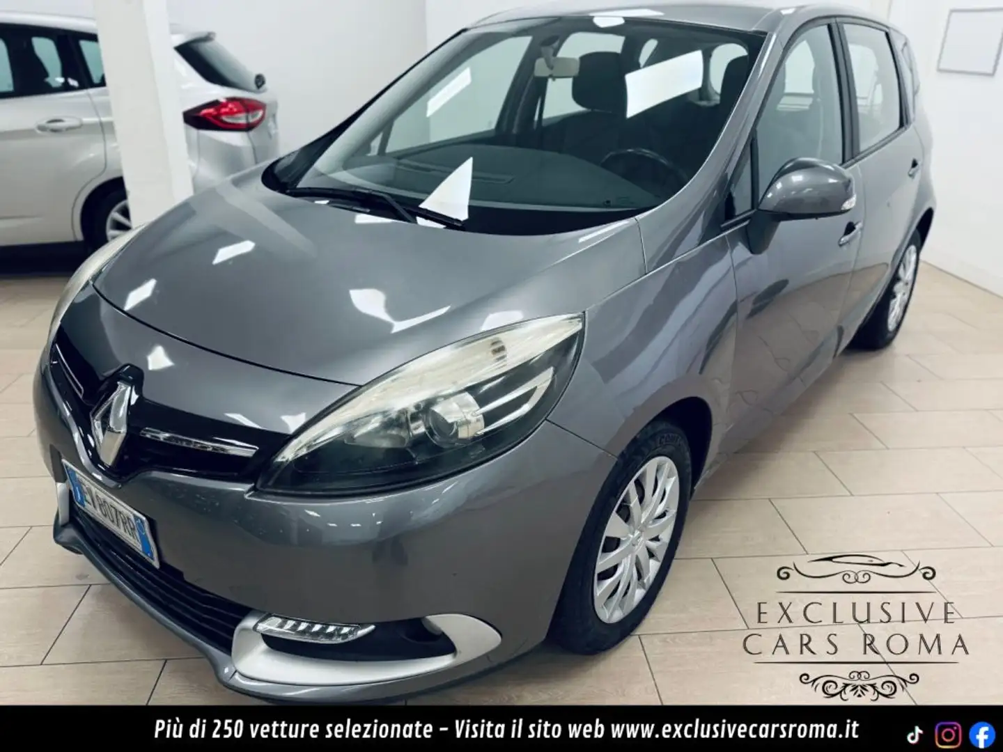 Renault Scenic X-MOD CROSS 1.5 dCi 110CV EDC - 228.000 Grau - 1