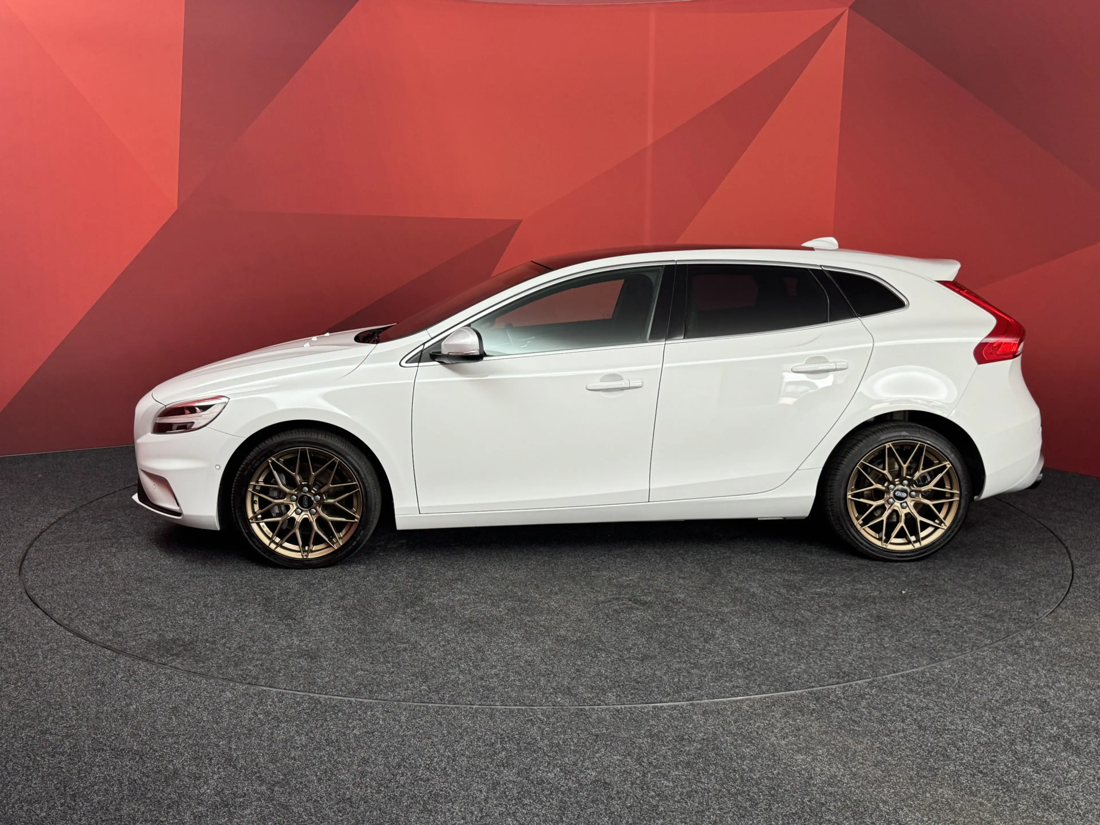 Volvo V40 1.5 T3 Polar+ Sport R-design | Nieuw Binnen! | Car — photo 7