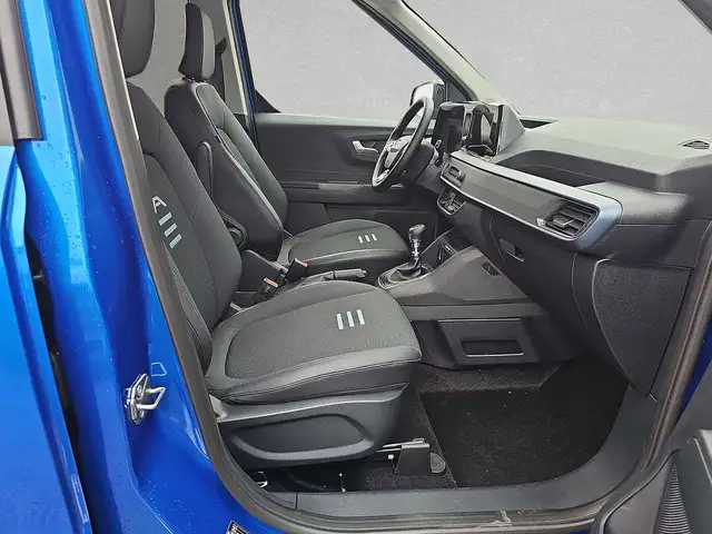 Ford Tourneo Courier view 3
