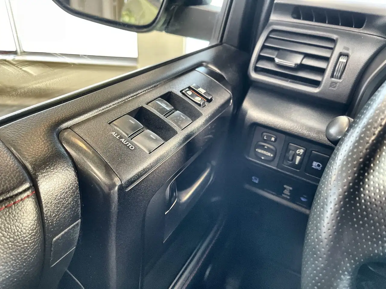 Toyota 4-Runner снимка Toyota 4-Runner