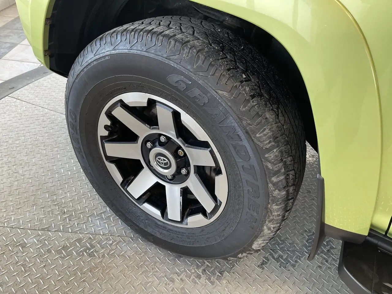 Toyota 4-Runner снимка Toyota 4-Runner