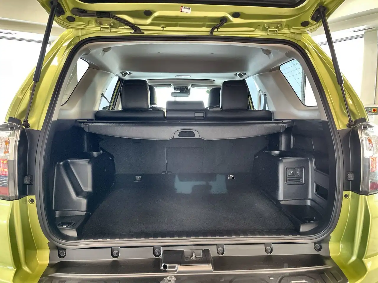 Toyota 4-Runner снимка Toyota 4-Runner