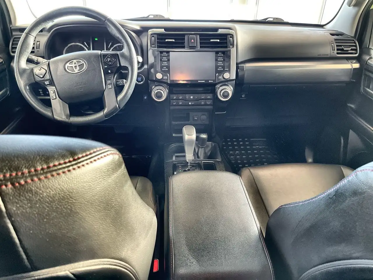 Toyota 4-Runner снимка Toyota 4-Runner