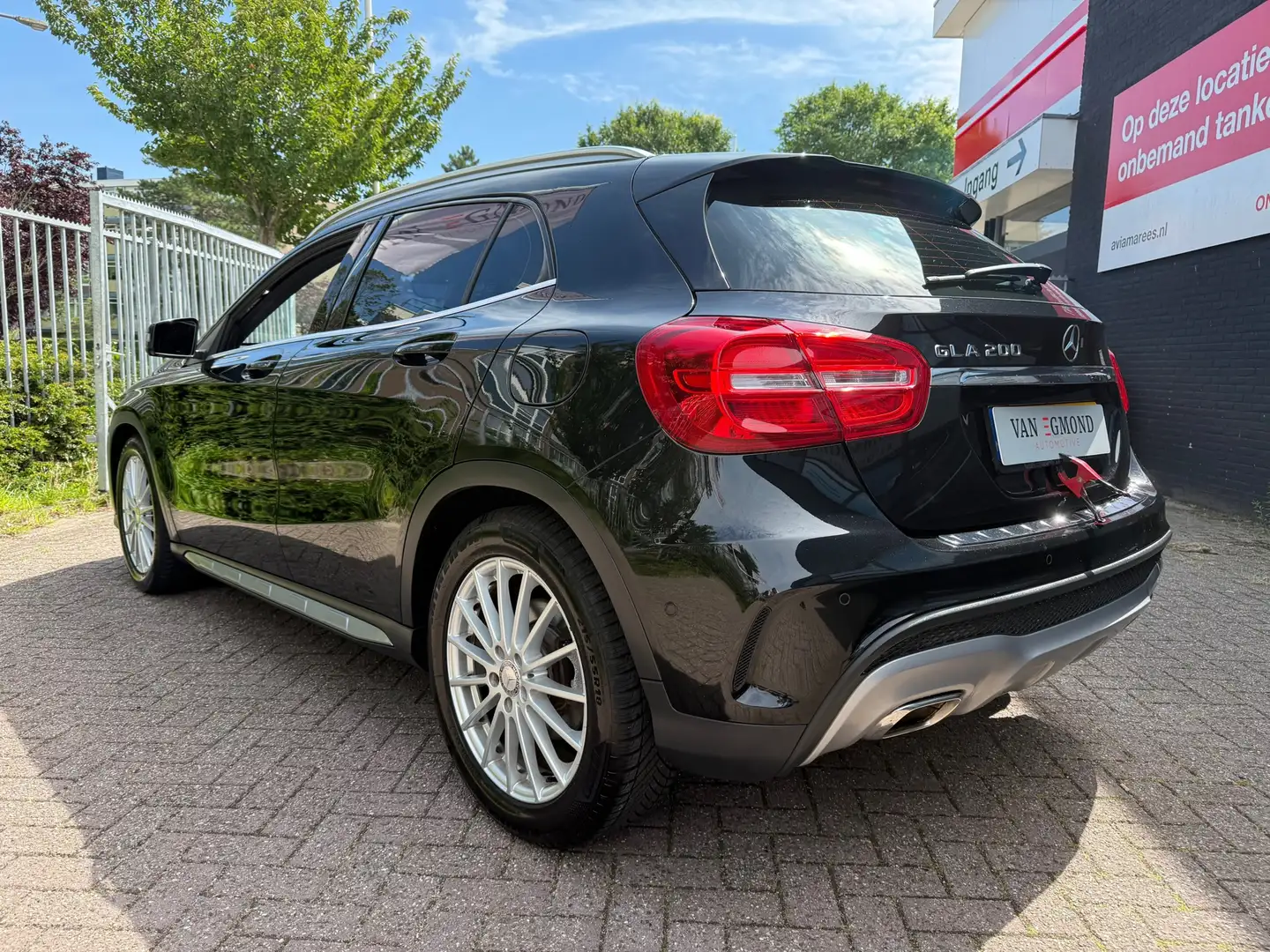 Mercedes-Benz GLA 200 Prestige, AMG pakket Zwart - 2