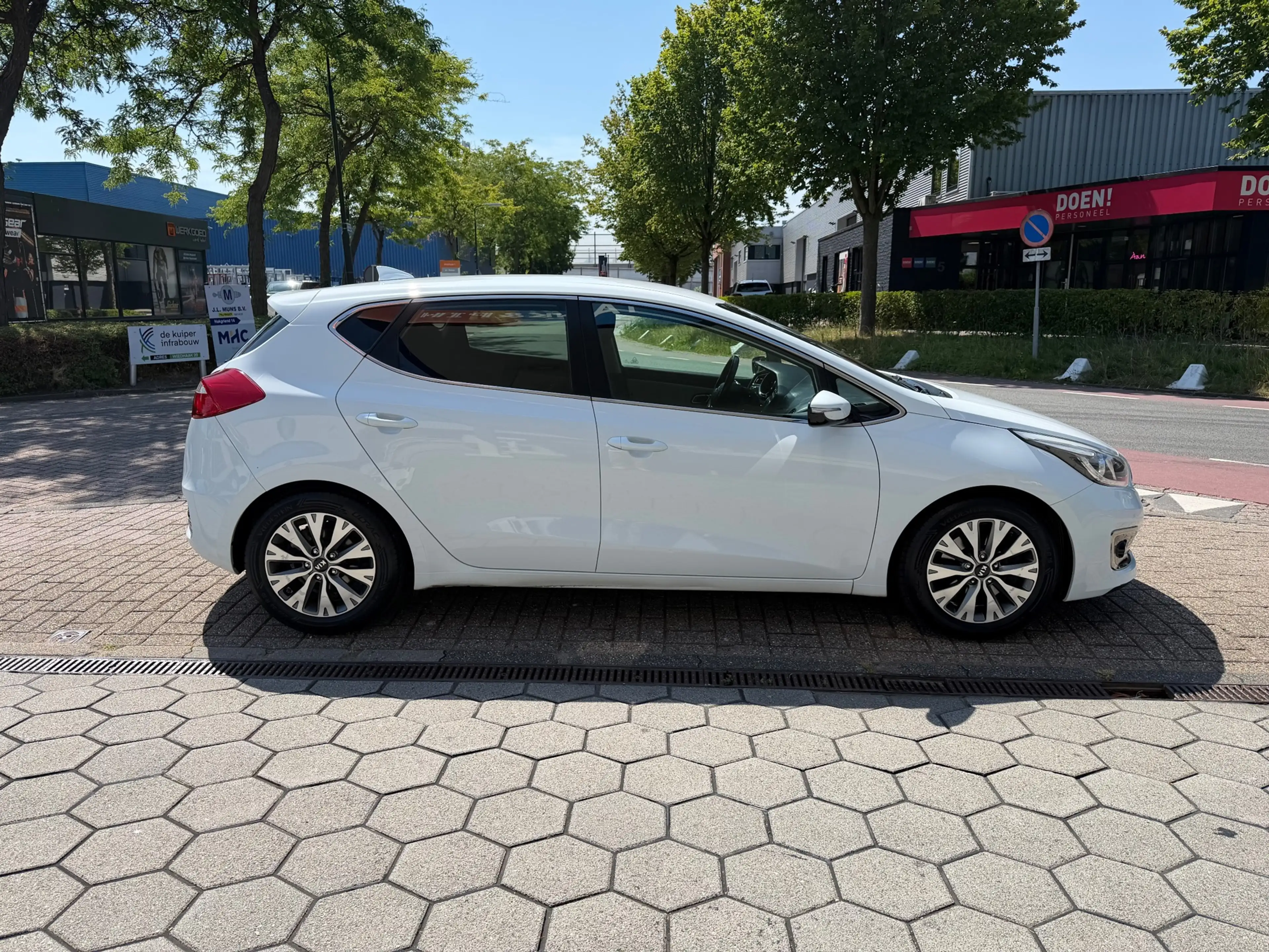 Kia Ceed / cee'd 1.6 CRDi Business DynamicLine — photo 7