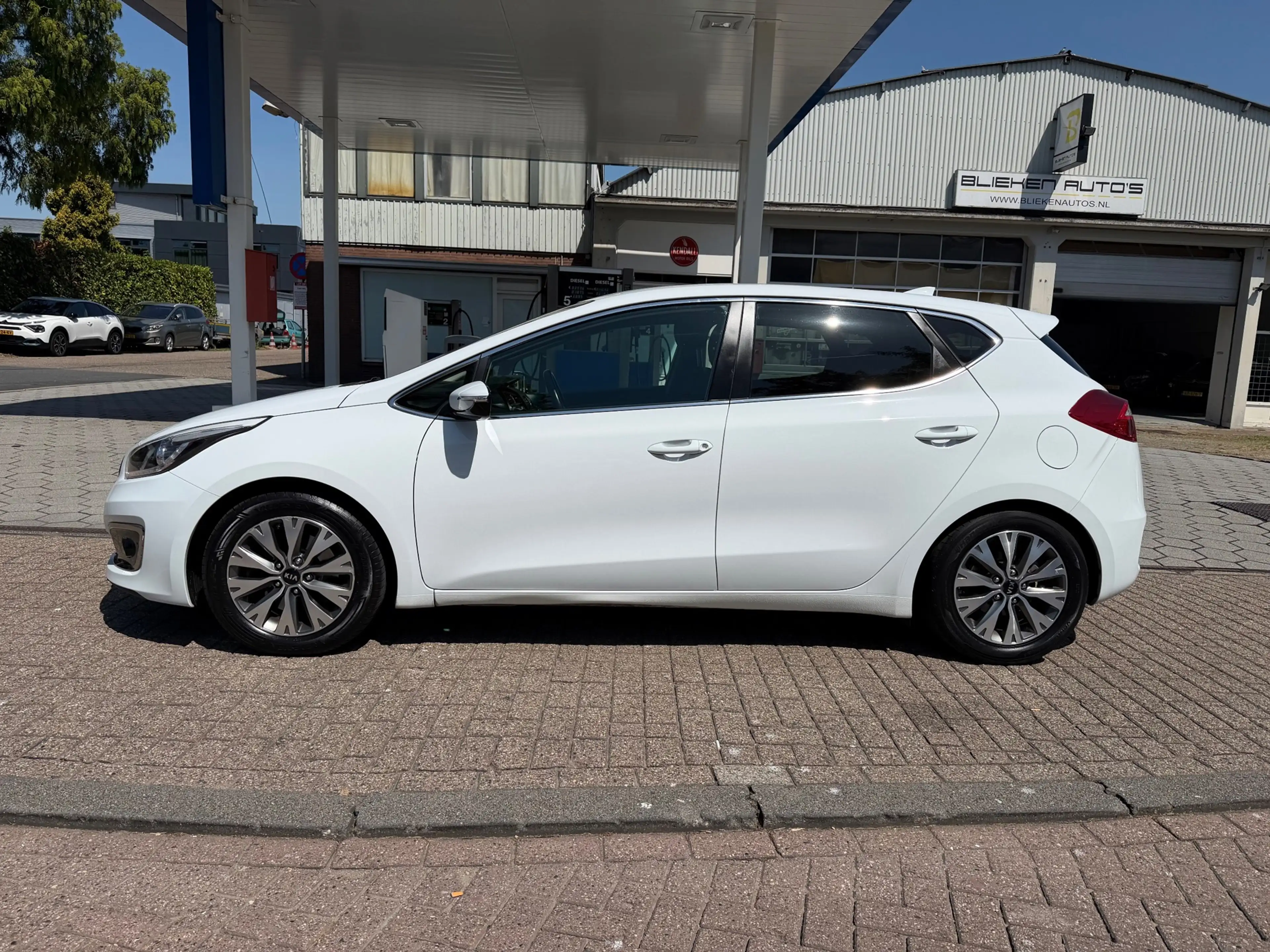 Kia Ceed / cee'd 1.6 CRDi Business DynamicLine — photo 3