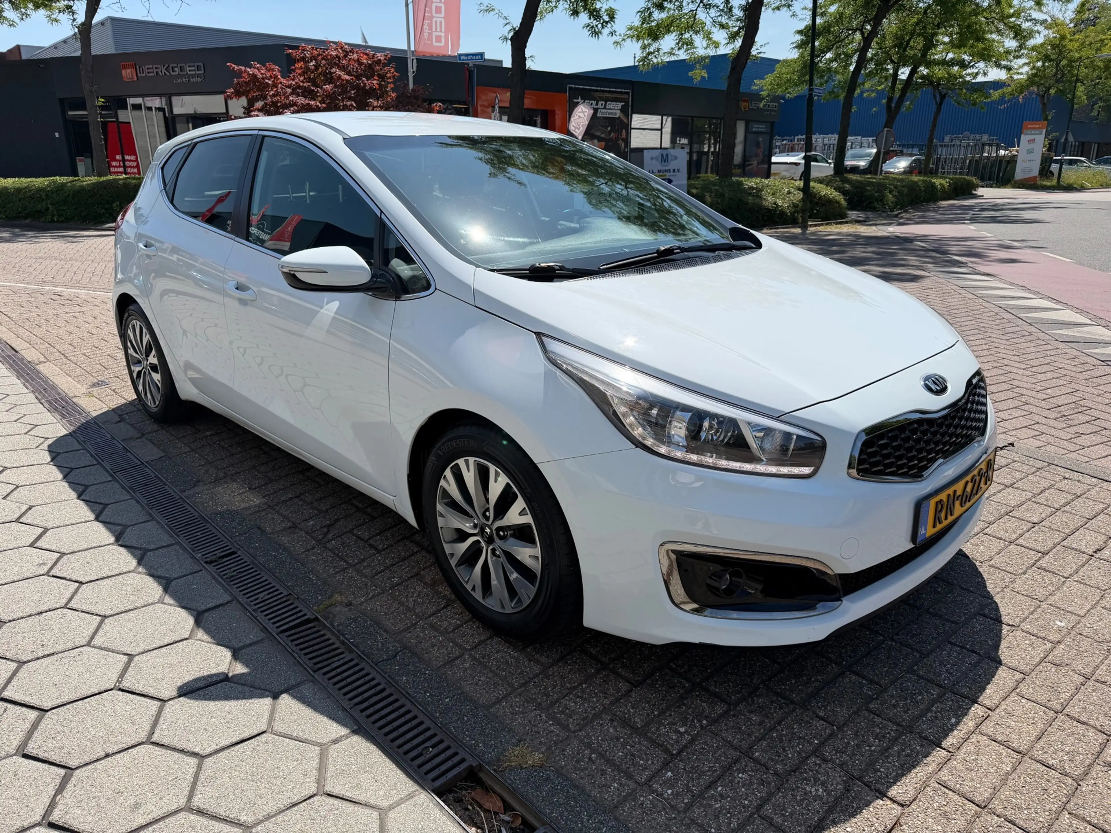 Kia Ceed / cee'd 1.6 CRDi Business DynamicLine — photo 8