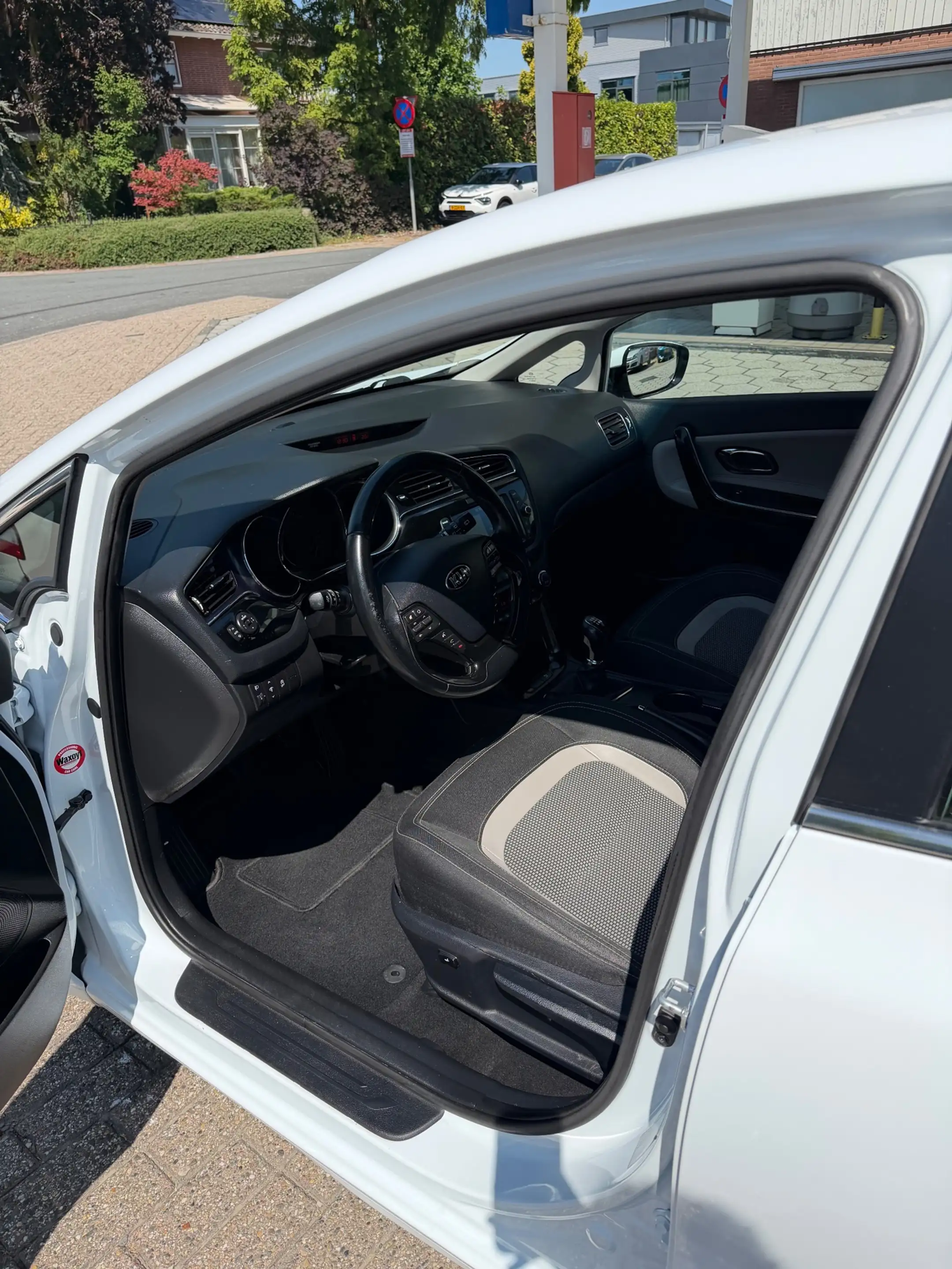 Kia Ceed / cee'd 1.6 CRDi Business DynamicLine — photo 10