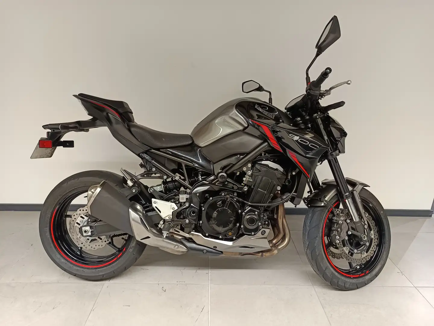 Kawasaki Z 900 Black - 1
