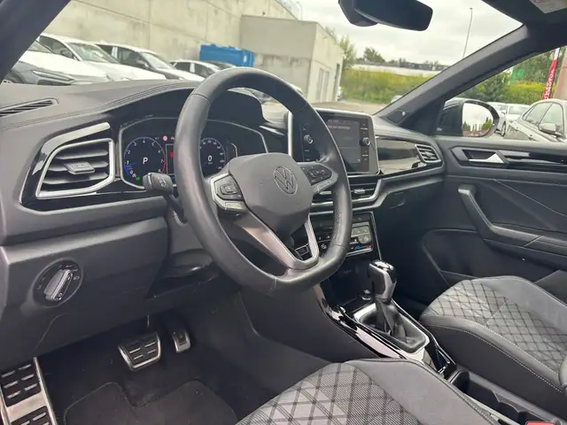 Volkswagen T-Roc view 12