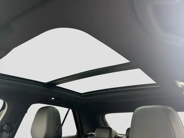 Volkswagen T-Roc view 9