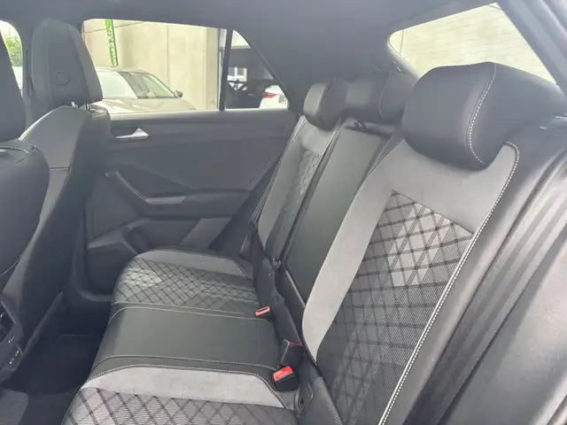 Volkswagen T-Roc view 13