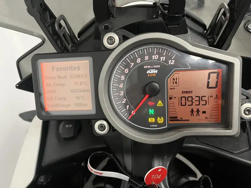KTM 1190 Adventure - foto 2