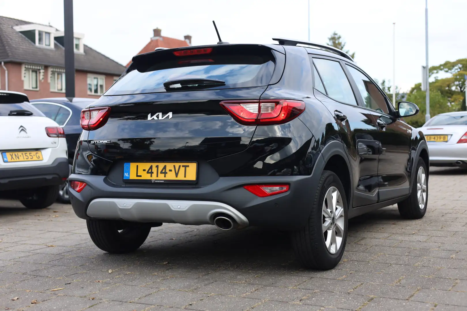 Kia Stonic 1.0 T-GDi MHEV DYNAMICLINE I CARPLAY Zwart - 2