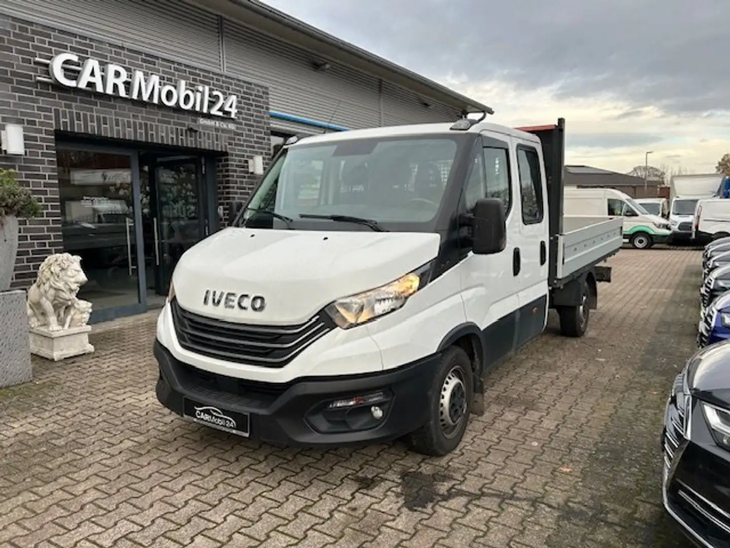 Iveco Daily 35 S16 Doka Pritsche*AC*AHK*Komfort-Sitz*7-Sitzer Белый - 1
