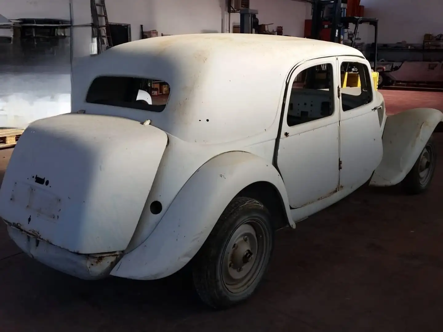 Citroen Traction da restauro - 2