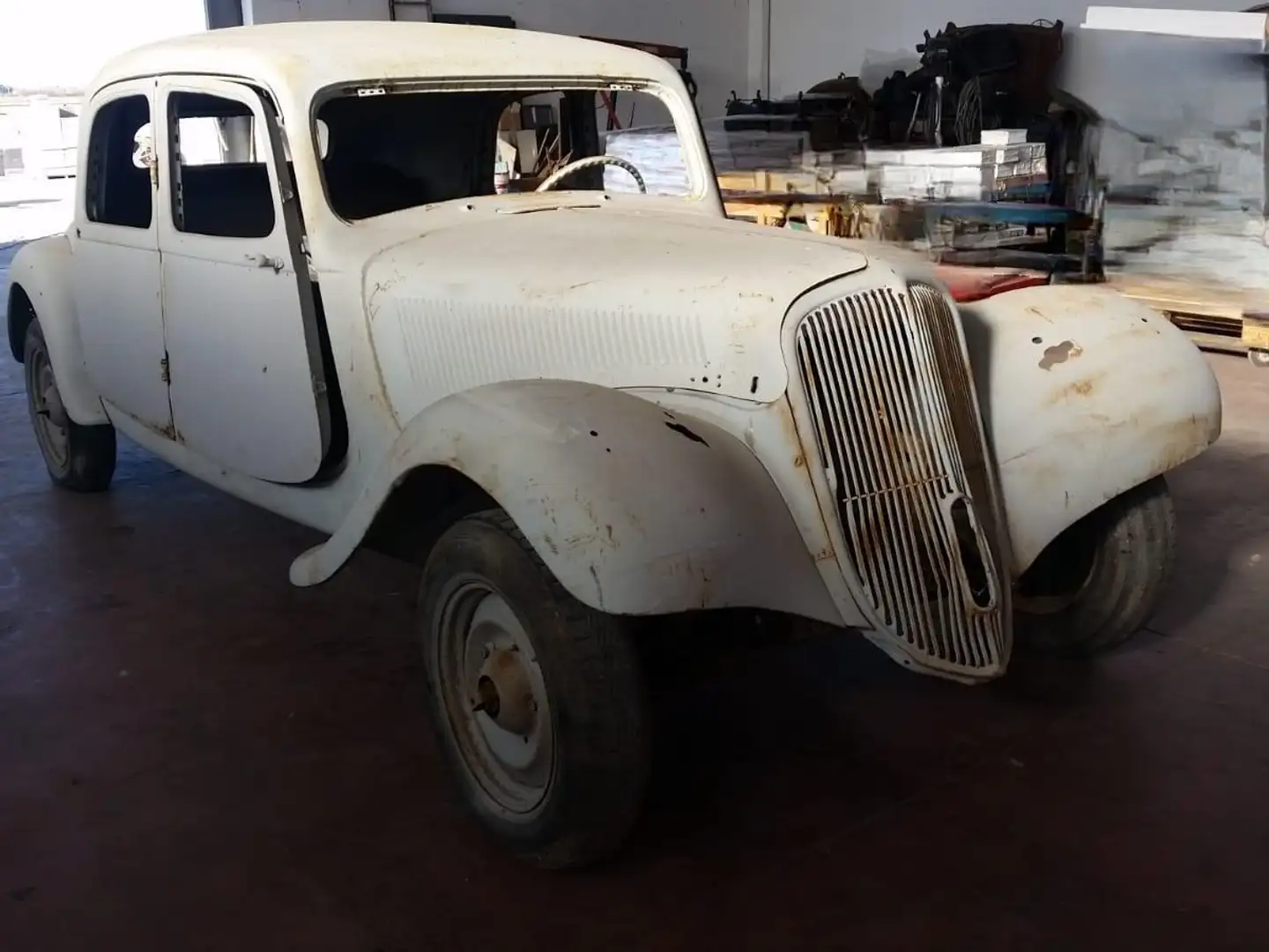Citroen Traction da restauro - 1