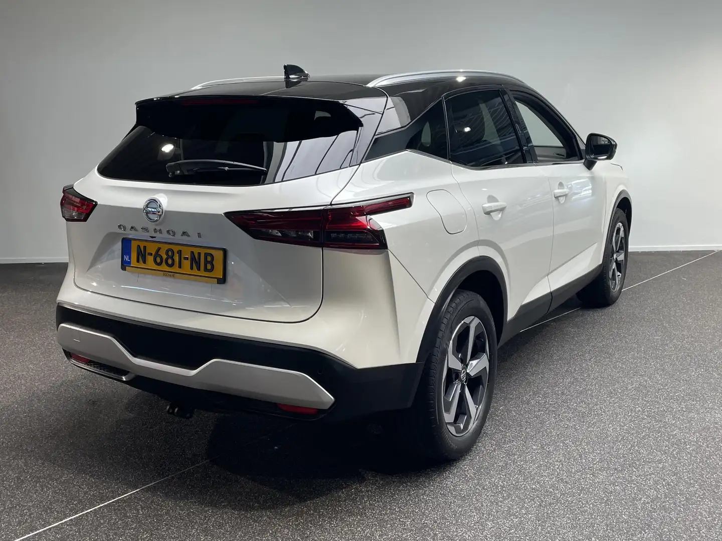 Nissan Qashqai 1.3 MHEV Xtronic Premiere Edition Airco | Navigati Bianco - 2